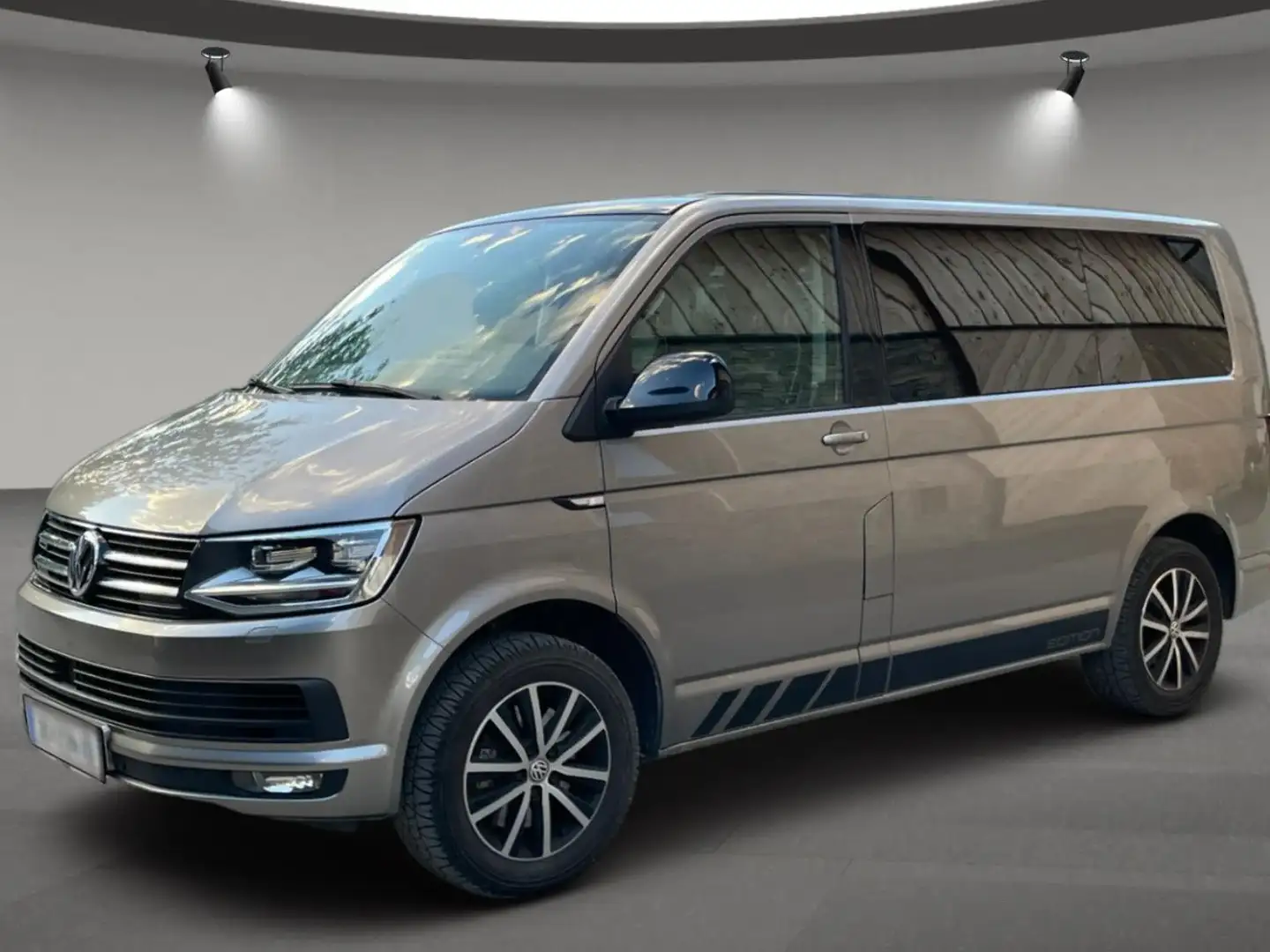 Volkswagen T6 Multivan Multivan Edition 4Motion Beige - 1