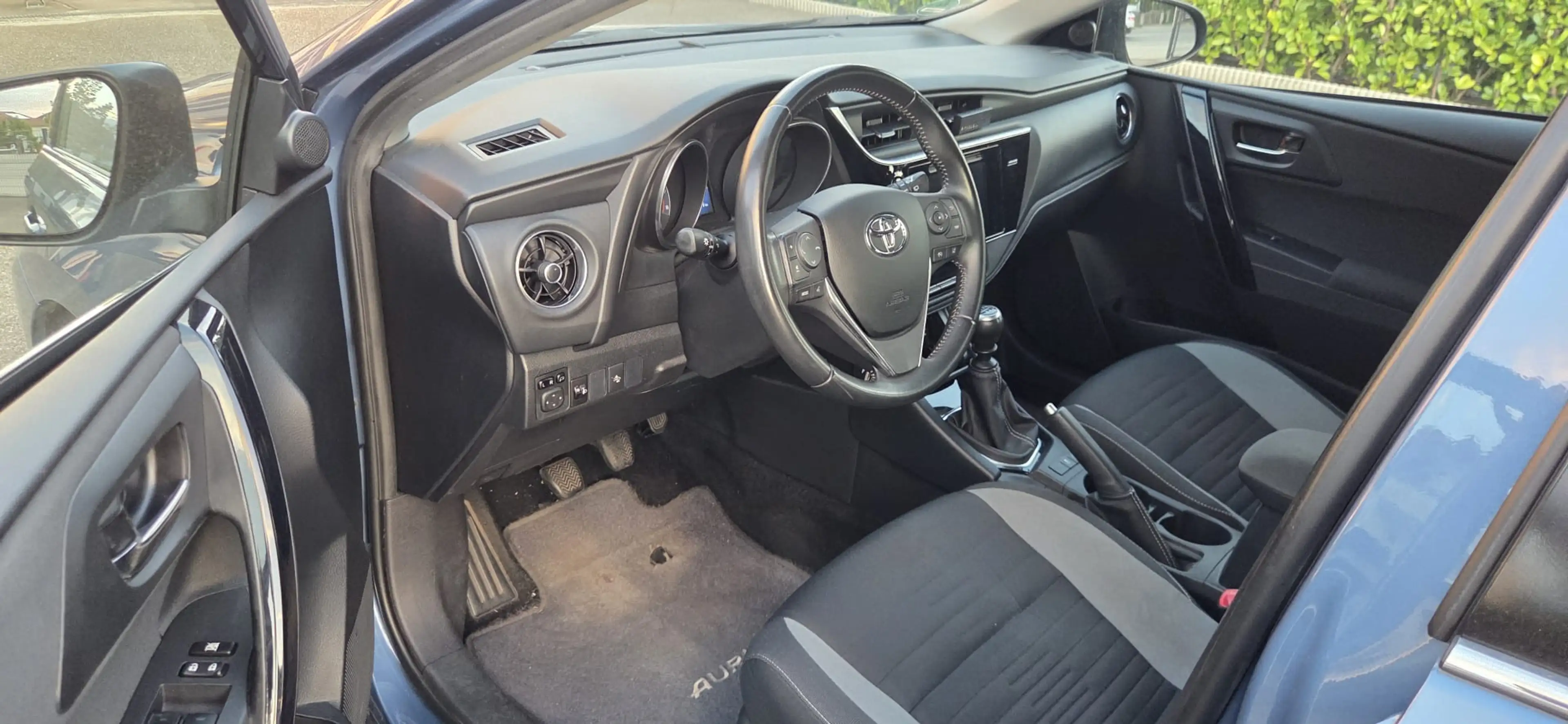 Toyota Auris Edition-S — photo 13