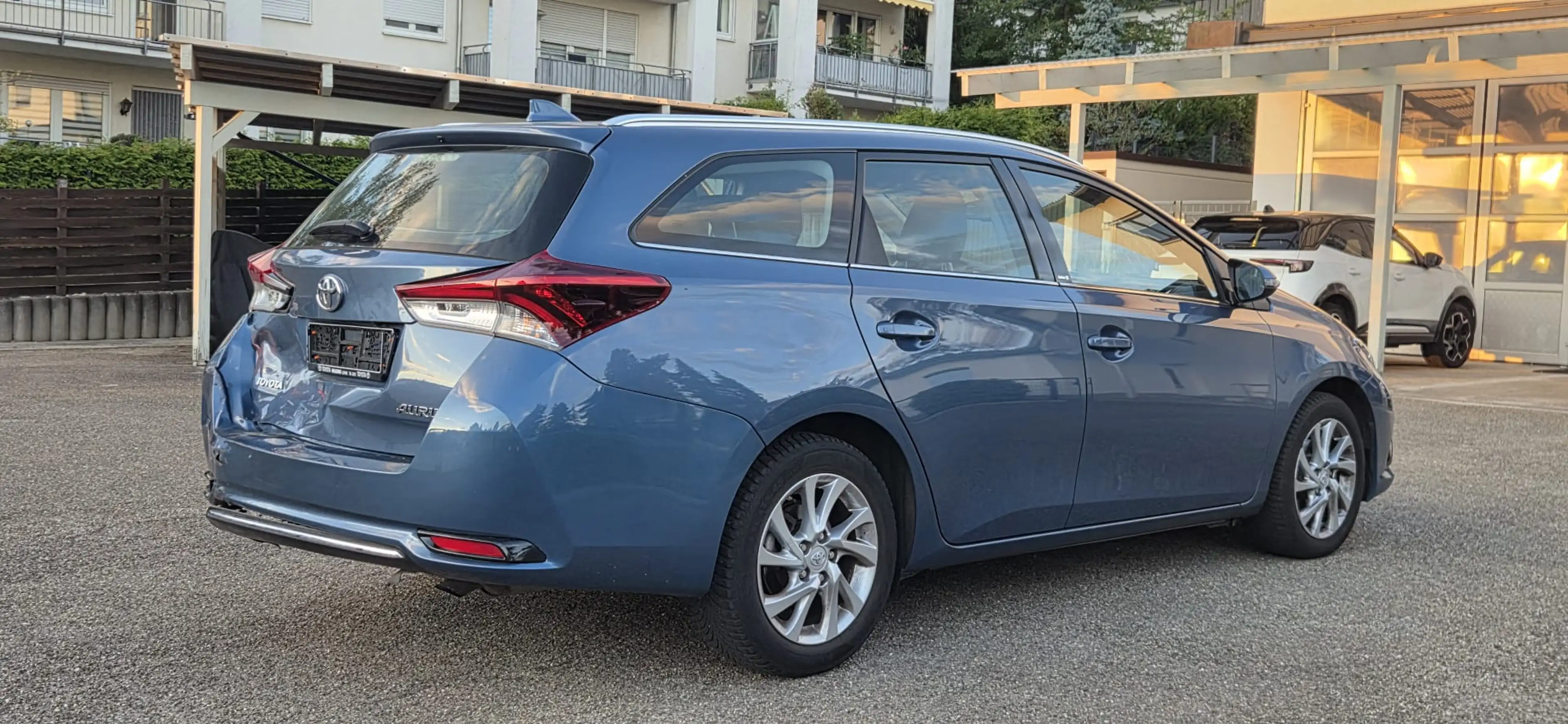 Toyota Auris Edition-S — photo 5