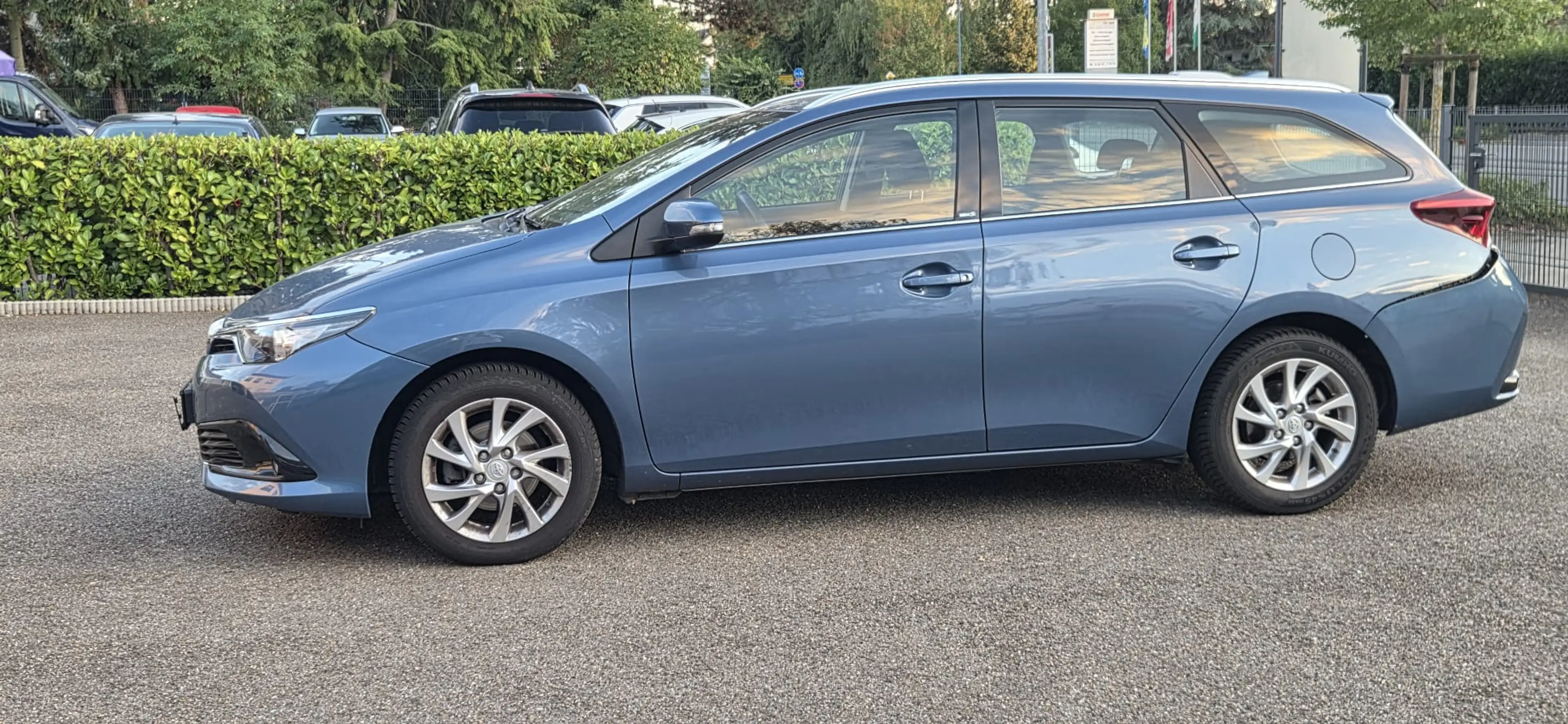 Toyota Auris Edition-S — photo 10