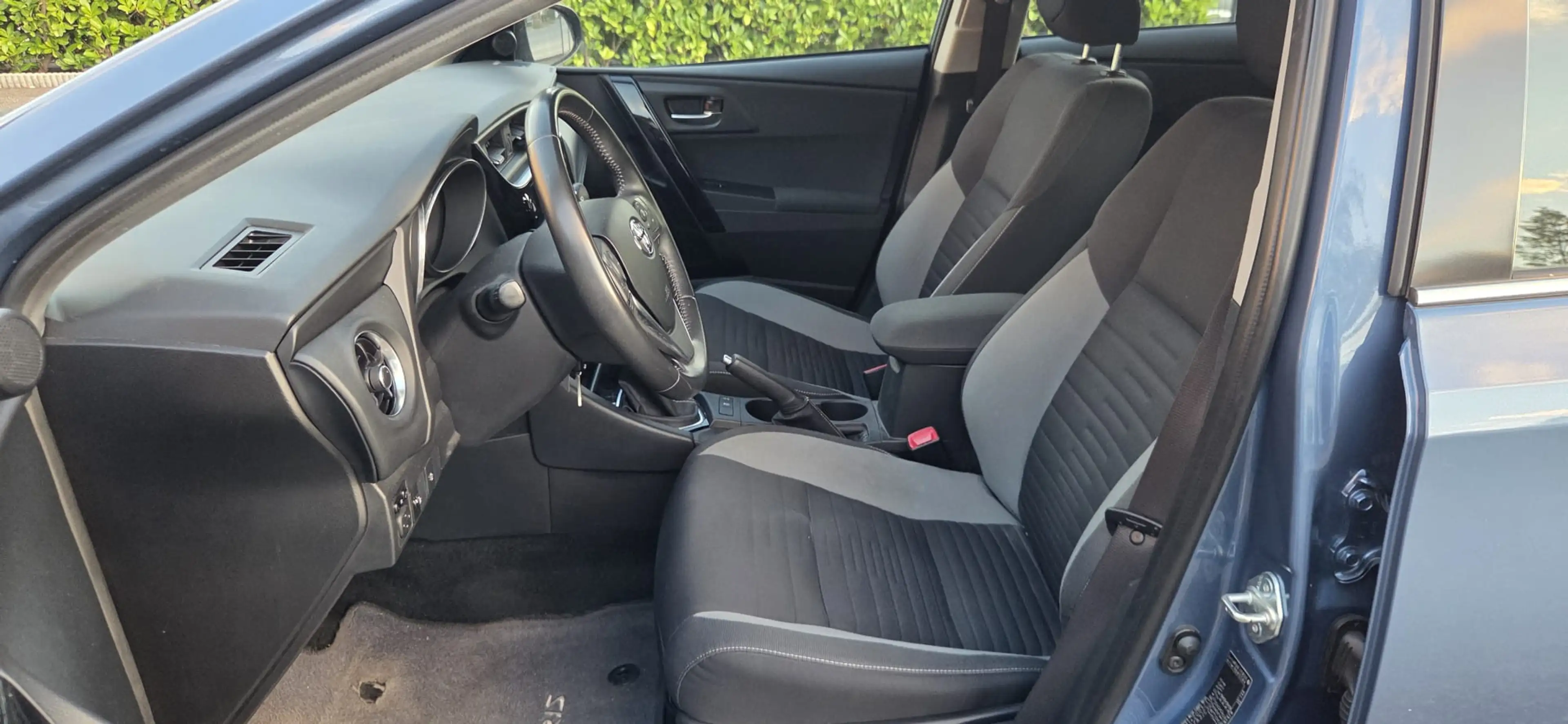 Toyota Auris Edition-S — photo 12