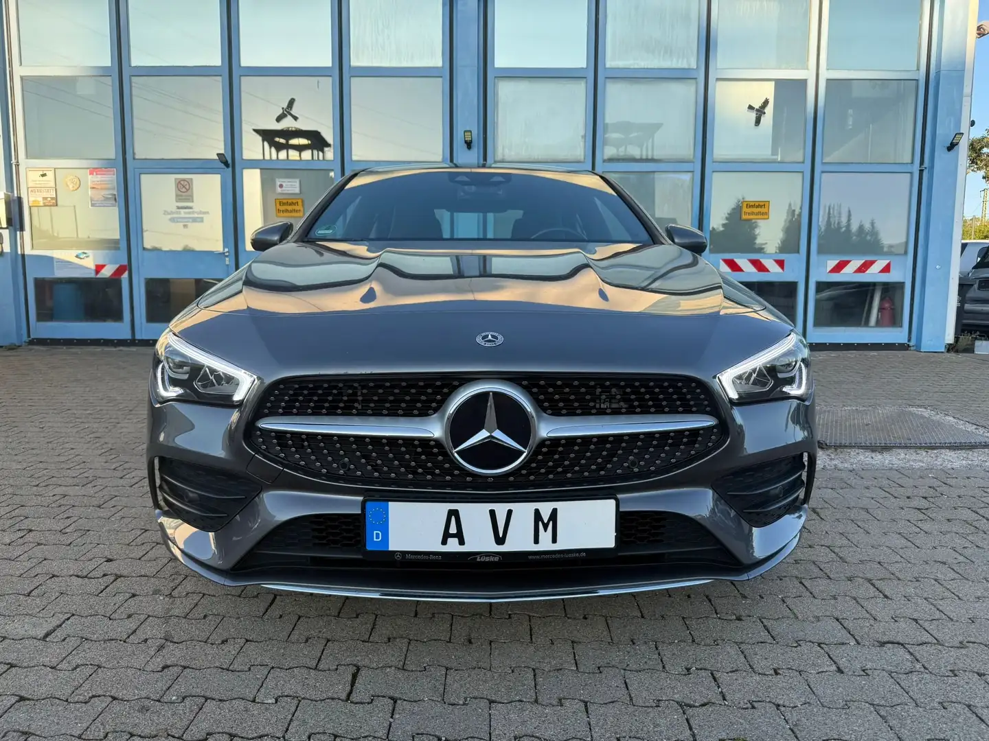 Mercedes-Benz CLA 250 e AMG-LINE Grau - 2