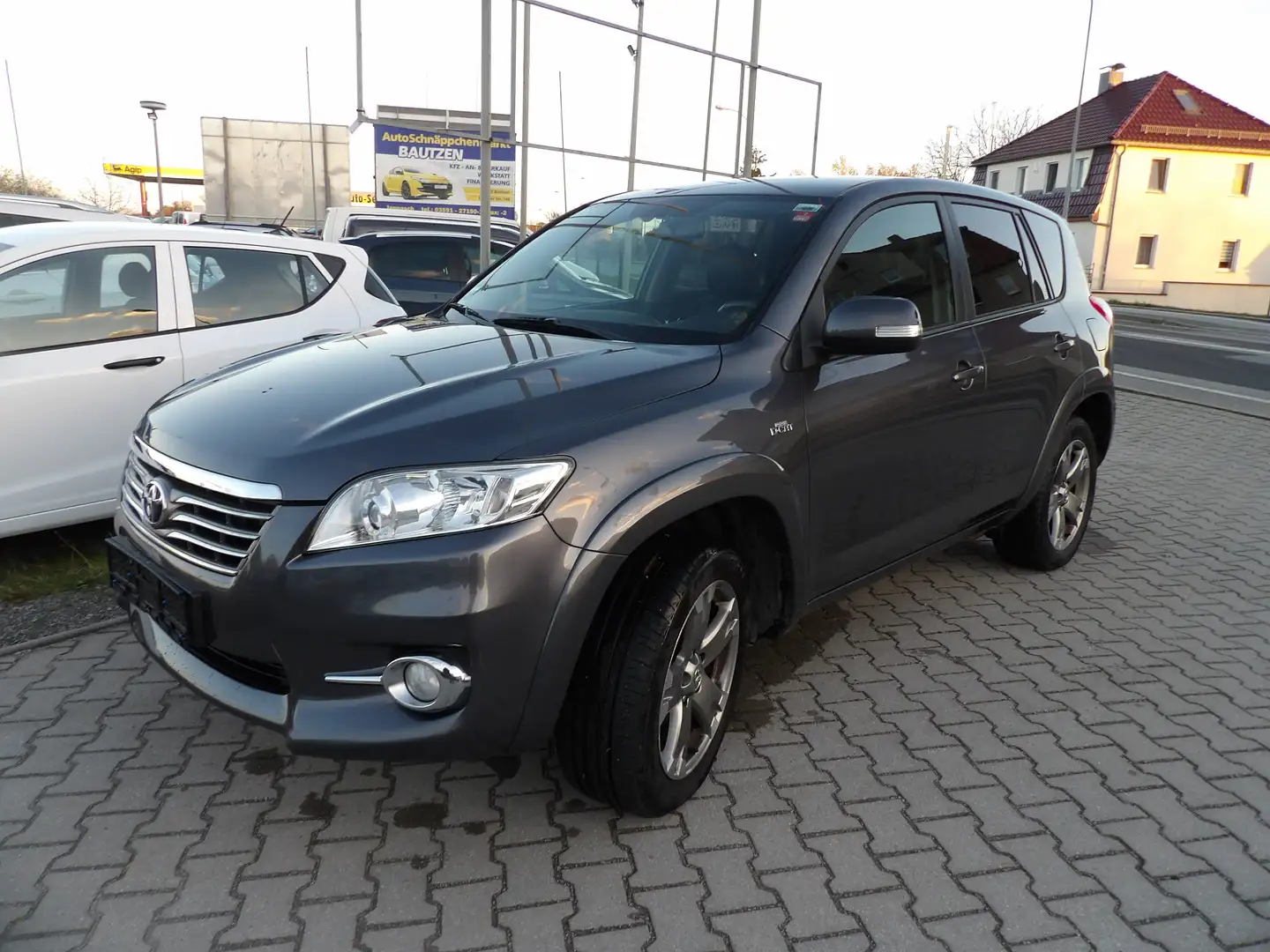 Toyota RAV 4 Executive Automatik Allrad Alu. Klima HU AU Neu Grijs - 1