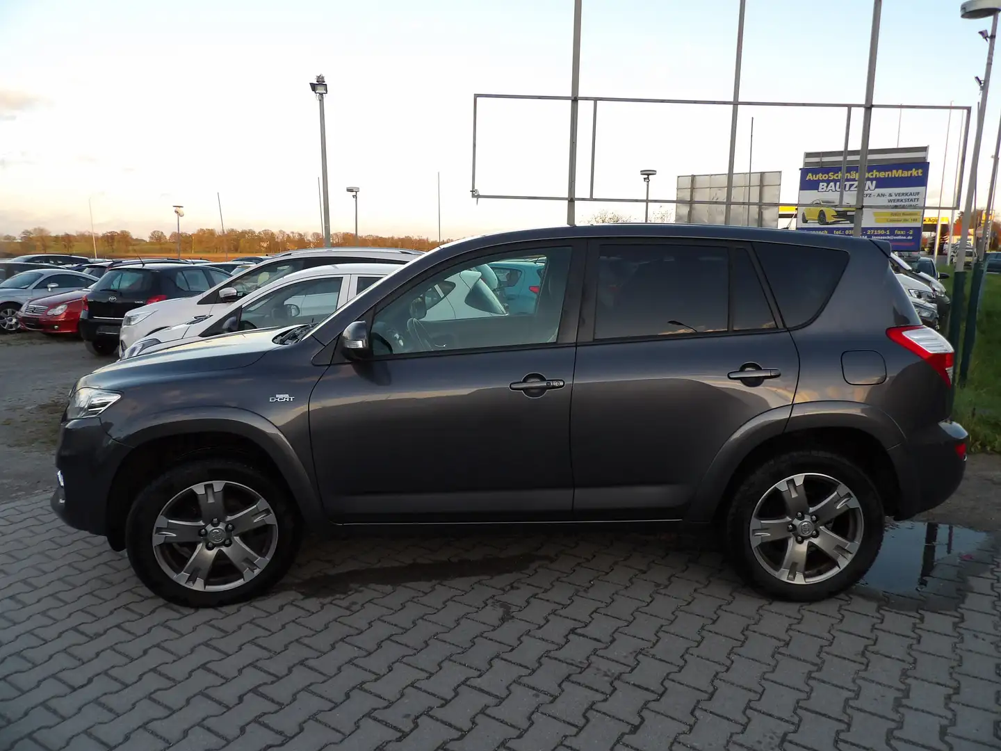 Toyota RAV 4 Executive Automatik Allrad Alu. Klima HU AU Neu Grijs - 2