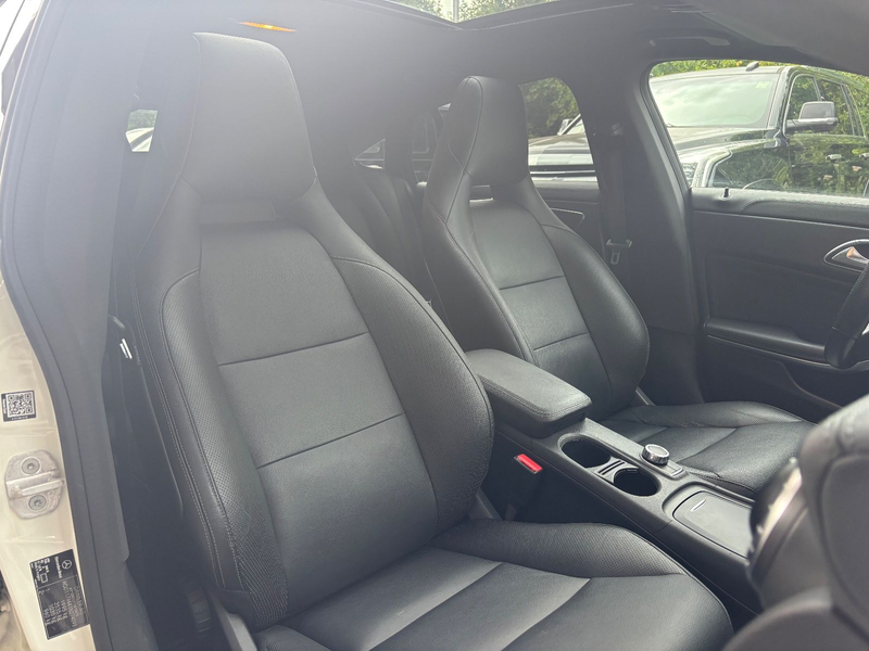Mercedes-Benz CLA 250 Pano R-Cam Navi Leder — photo 12