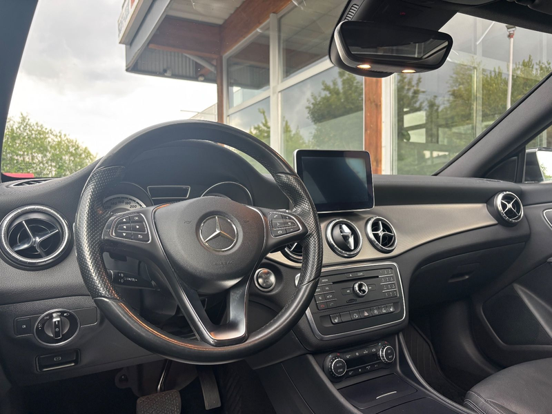 Mercedes-Benz CLA 250 Pano R-Cam Navi Leder — photo 9