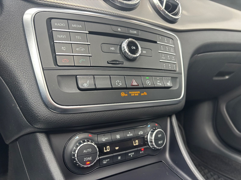 Mercedes-Benz CLA 250 Pano R-Cam Navi Leder — photo 10
