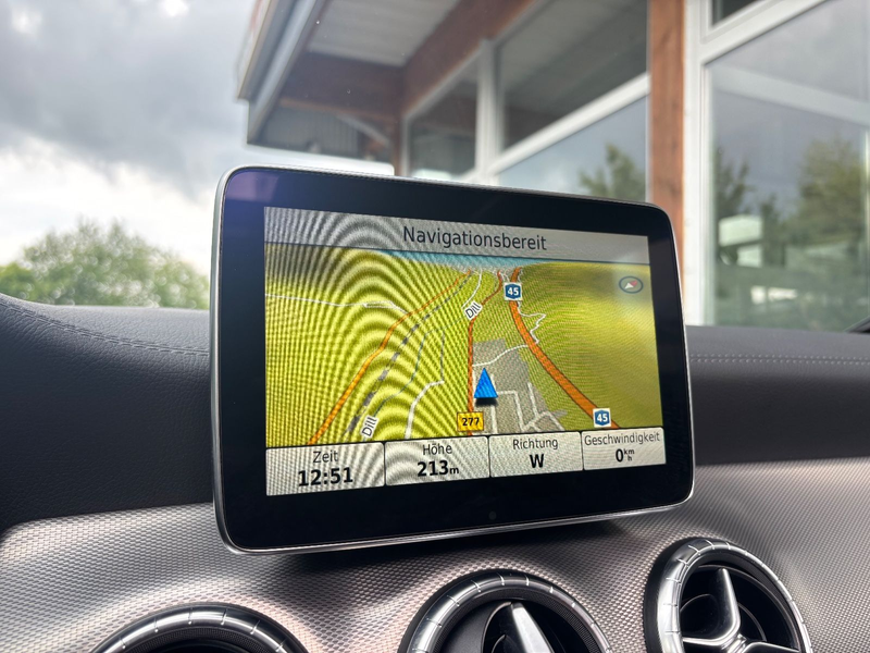 Mercedes-Benz CLA 250 Pano R-Cam Navi Leder — photo 14