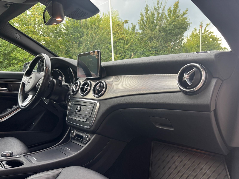Mercedes-Benz CLA 250 Pano R-Cam Navi Leder — photo 7