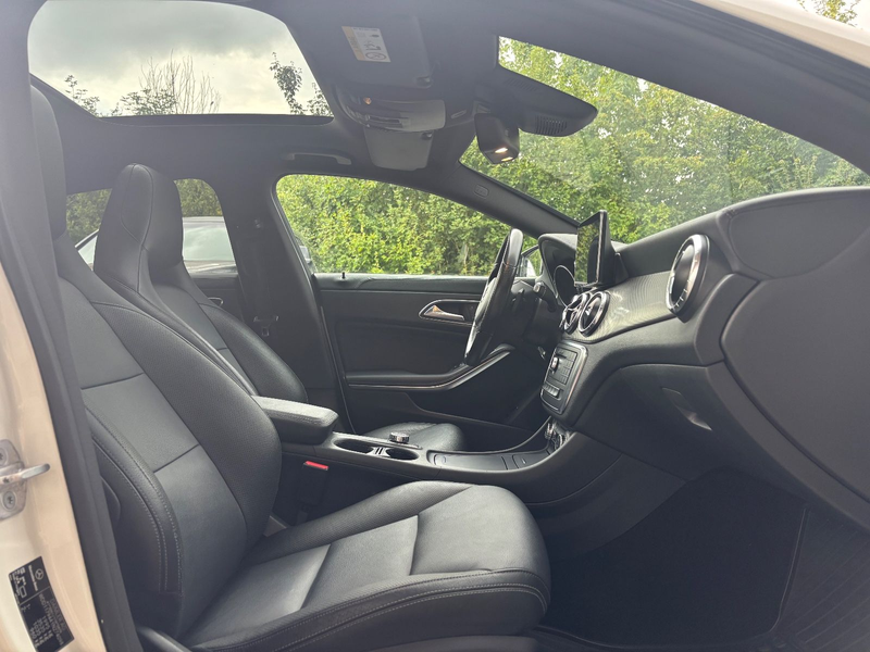 Mercedes-Benz CLA 250 Pano R-Cam Navi Leder — photo 5