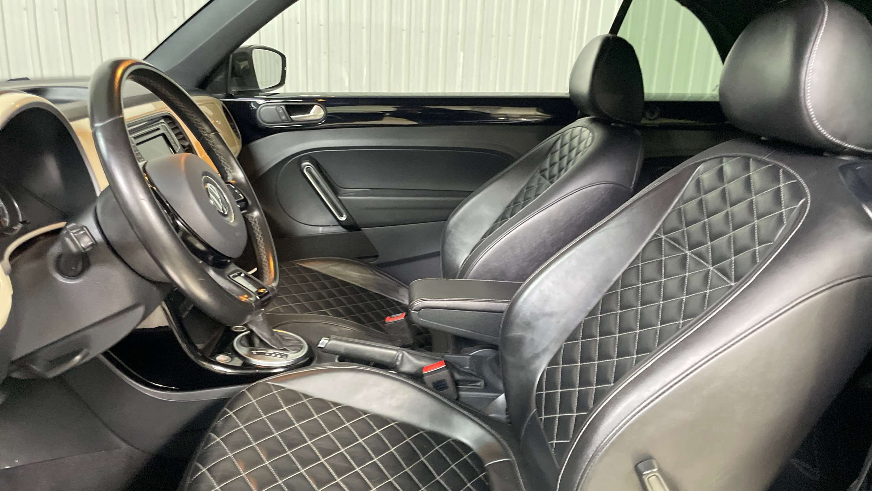 2019 Volkswagen Beetle Wolfburg Mags Cuir Sièges Chauffants — снимка 1