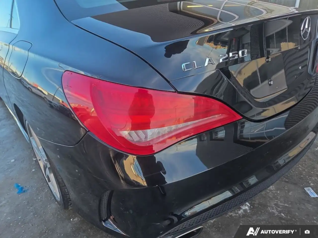 Mercedes-Benz CLA снимка Mercedes-Benz CLA