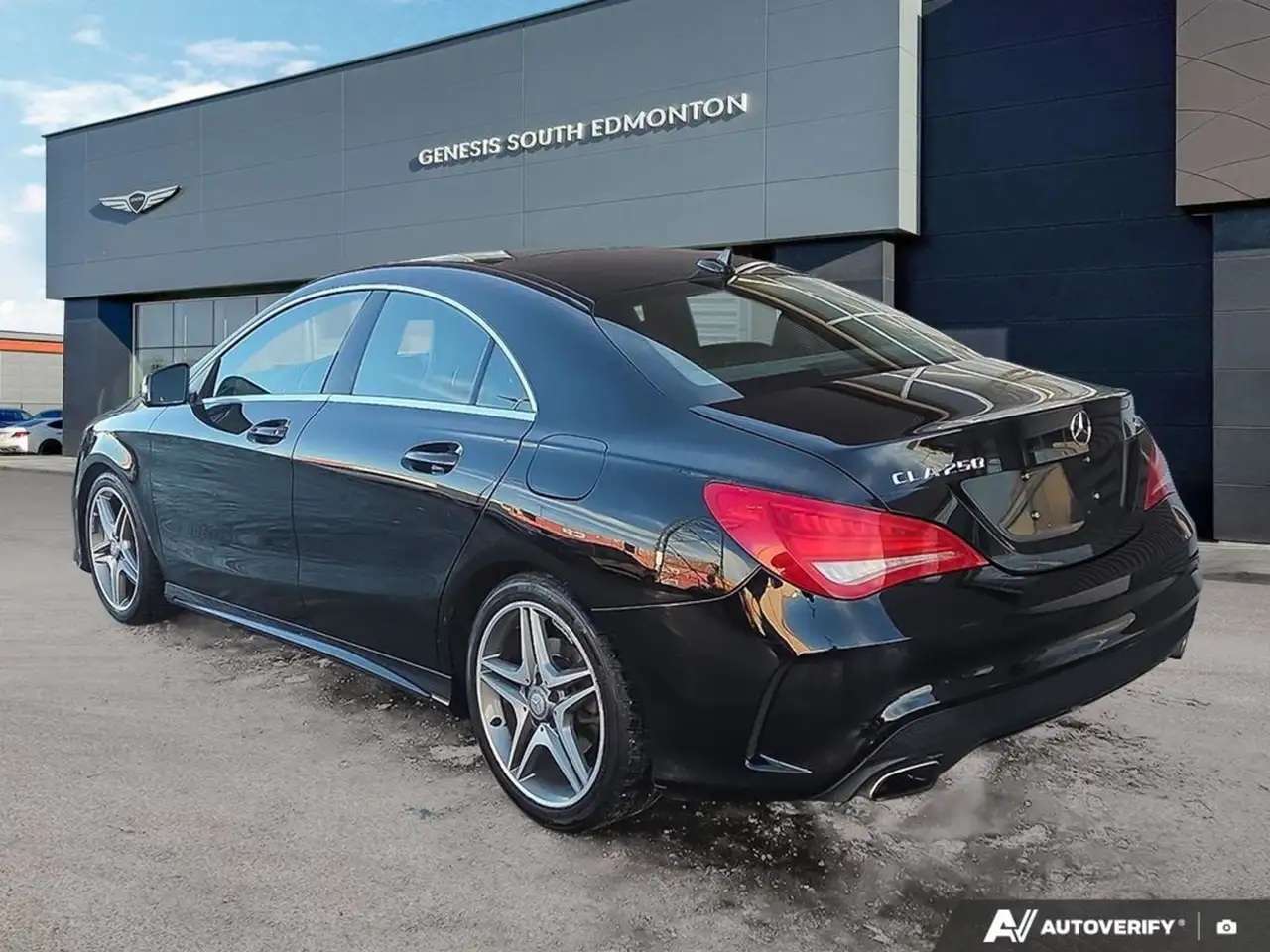 Mercedes-Benz CLA снимка Mercedes-Benz CLA