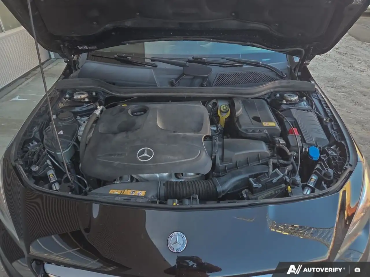 Mercedes-Benz CLA снимка Mercedes-Benz CLA