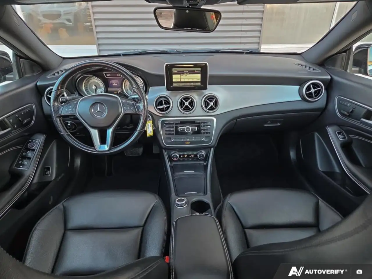 Mercedes-Benz CLA снимка Mercedes-Benz CLA