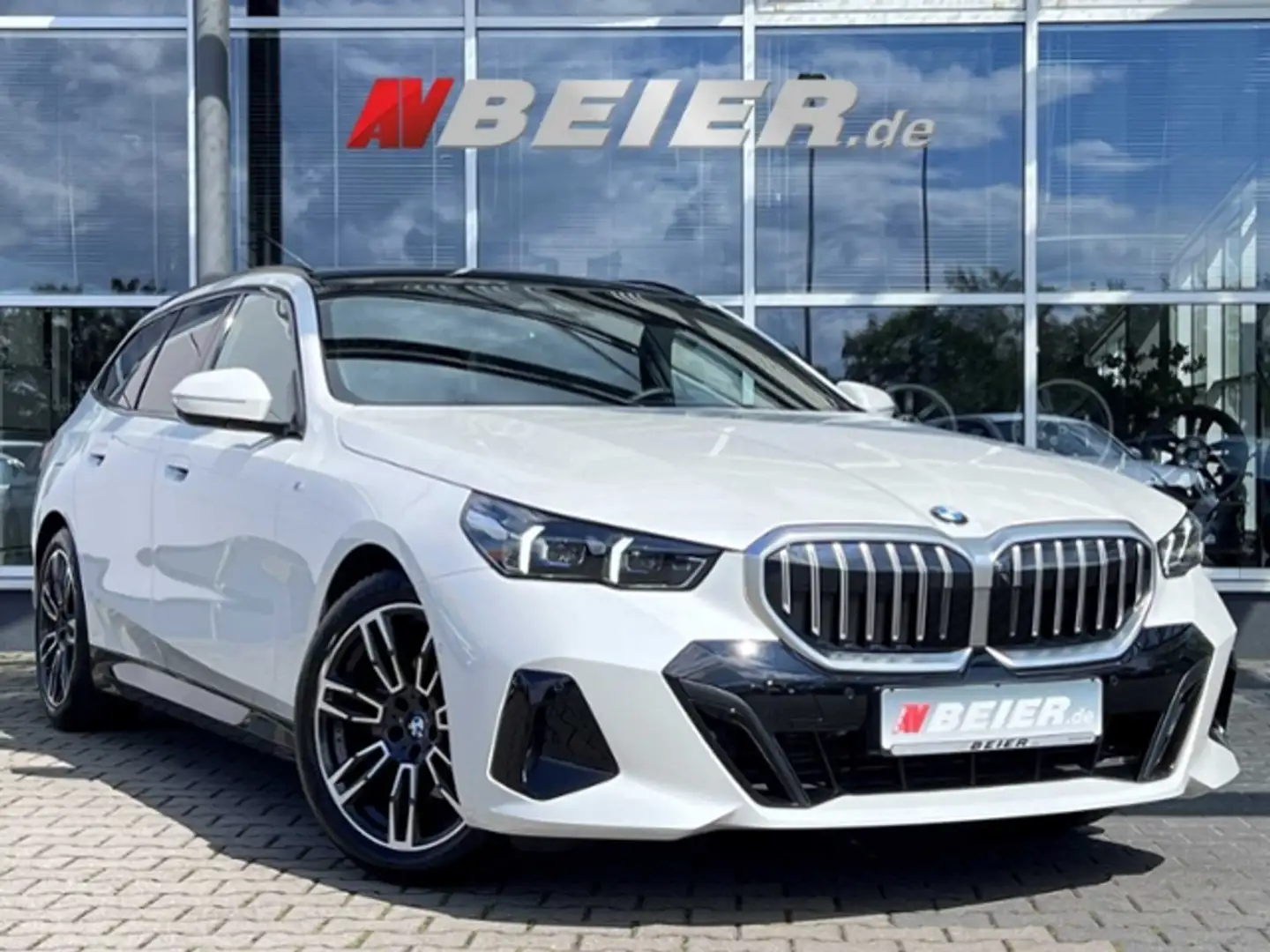 BMW 520 d M Sport Panorama Standh.AHK Sitzlüf.Leder braun Blanc - 1