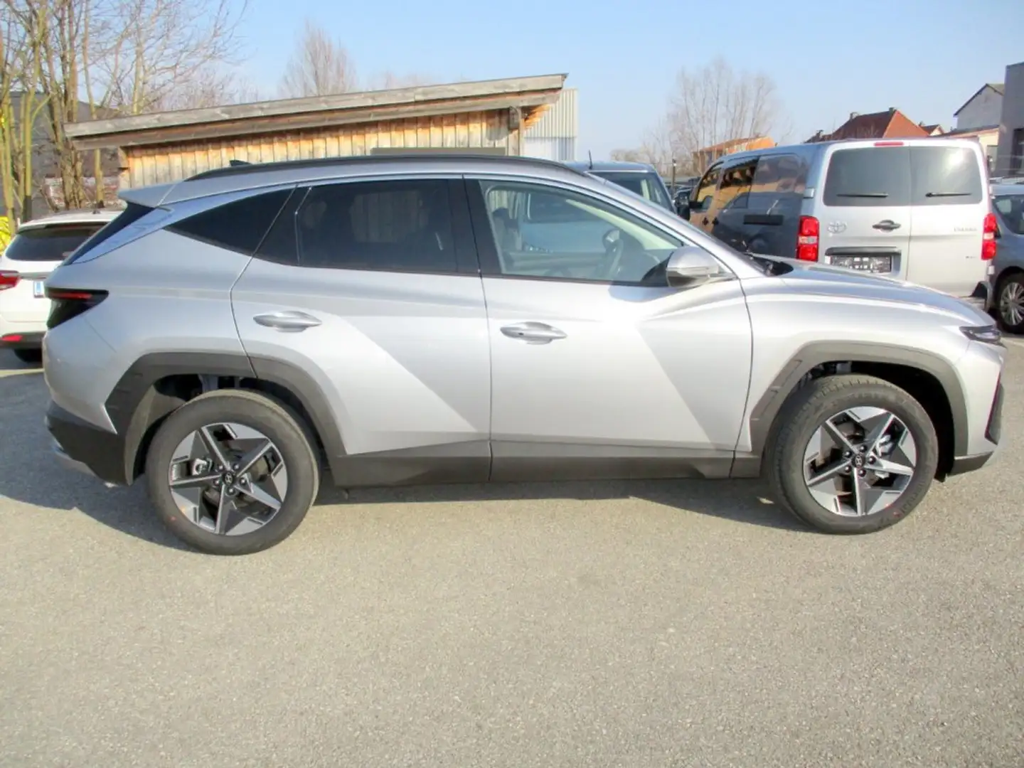 Hyundai TUCSON NX4 GO 1,6 T-GDi HEV 2WD AT t6hg1-OO2/O4 Schwarz - 2