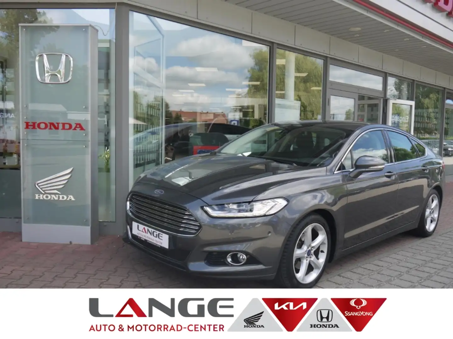 Ford Mondeo EcoBoost 1.5 Titanium Automatik Navi Leder LED Grau - 1