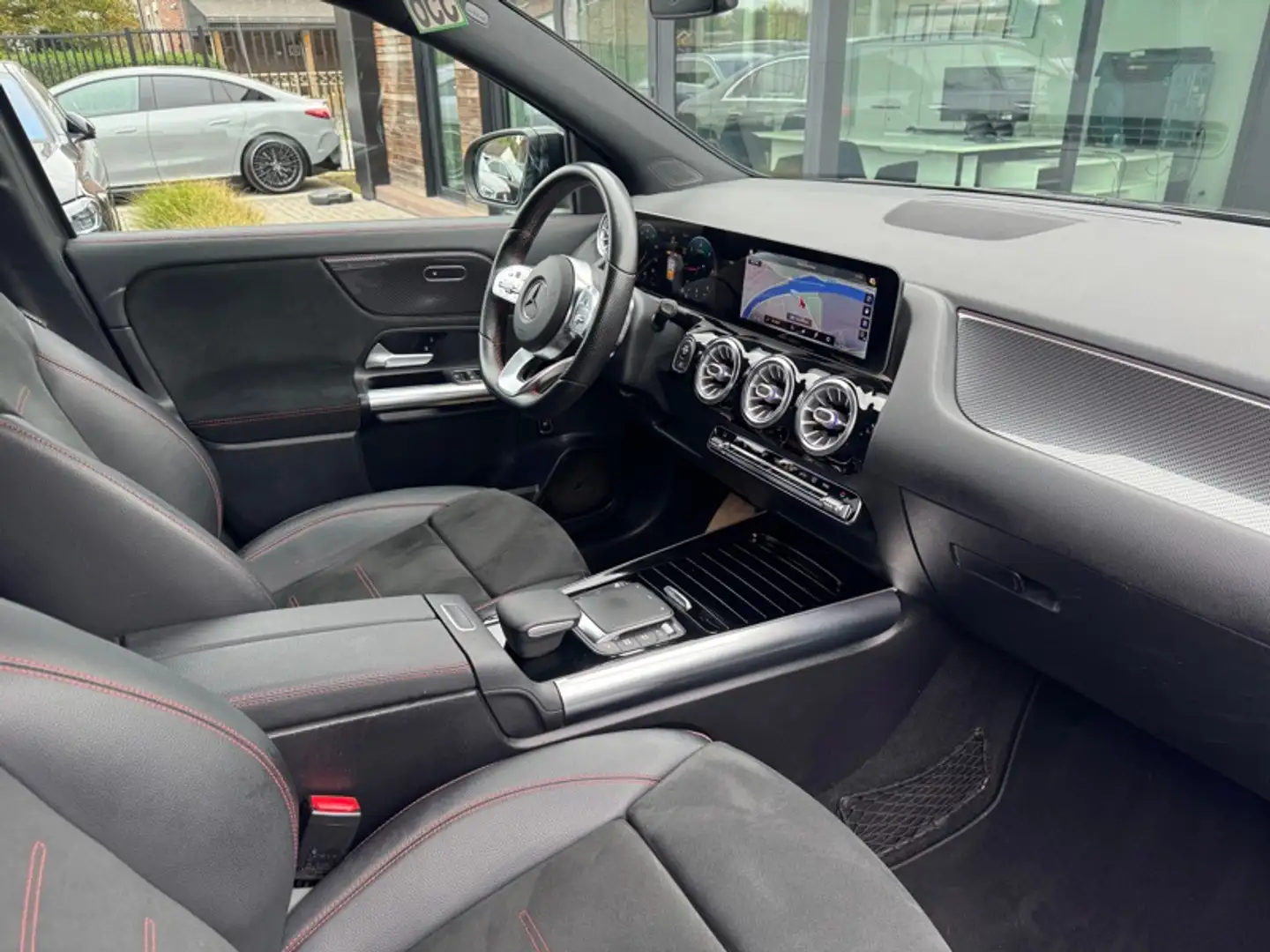 Mercedes-Benz GLA 200 d AMG Line Gris - 2