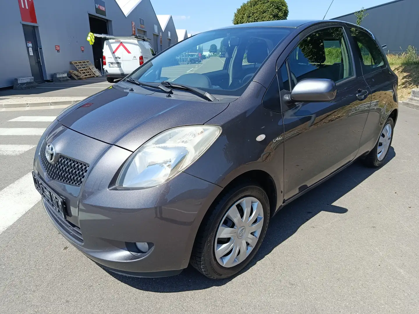 Toyota Yaris Yaris 1.4 Turbo D4D Connected Grijs - 1