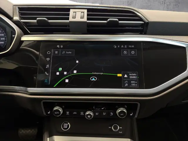 Audi Q3 view 14