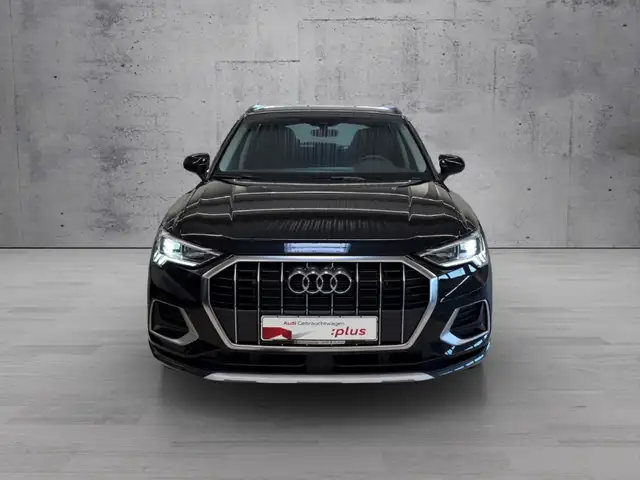 Audi Q3 view 2