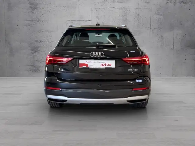 Audi Q3 view 6