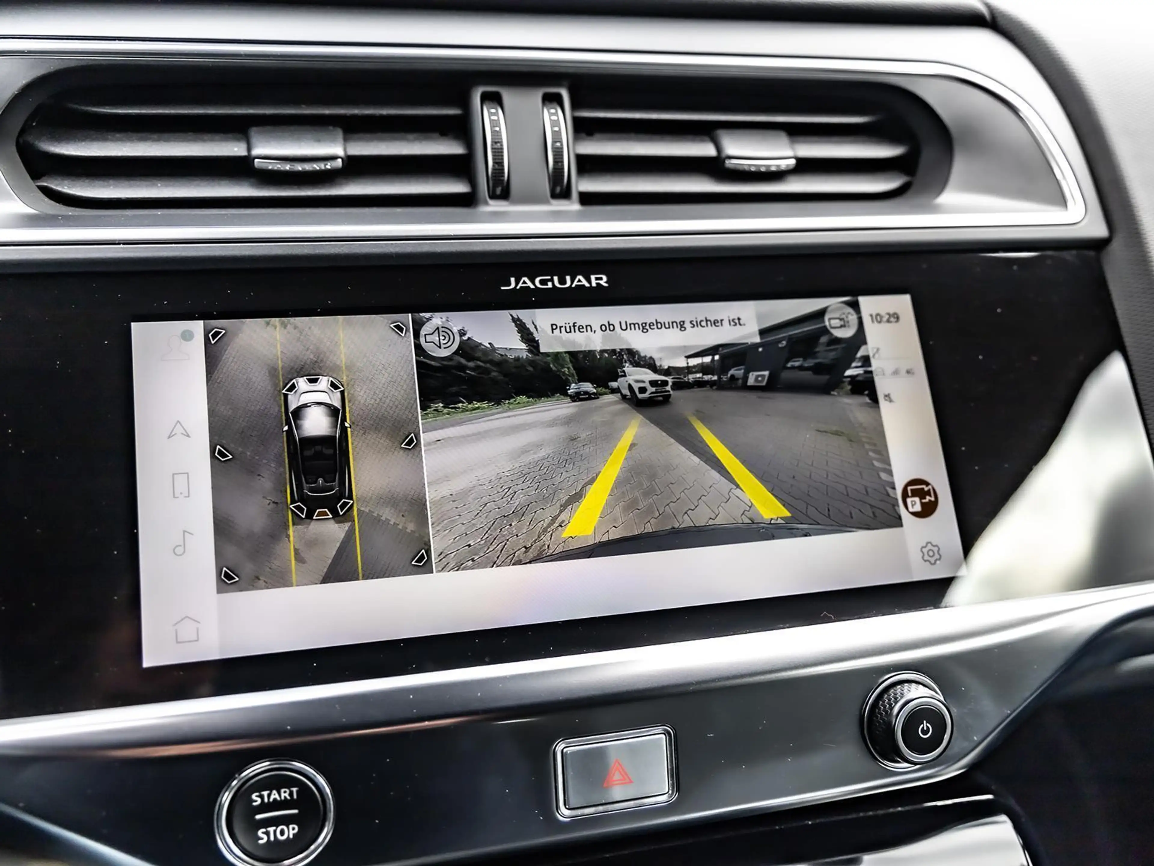 Jaguar I-Pace EV320 SE BLACK PACK STANDHEIZUNG SHZ PDC — photo 17