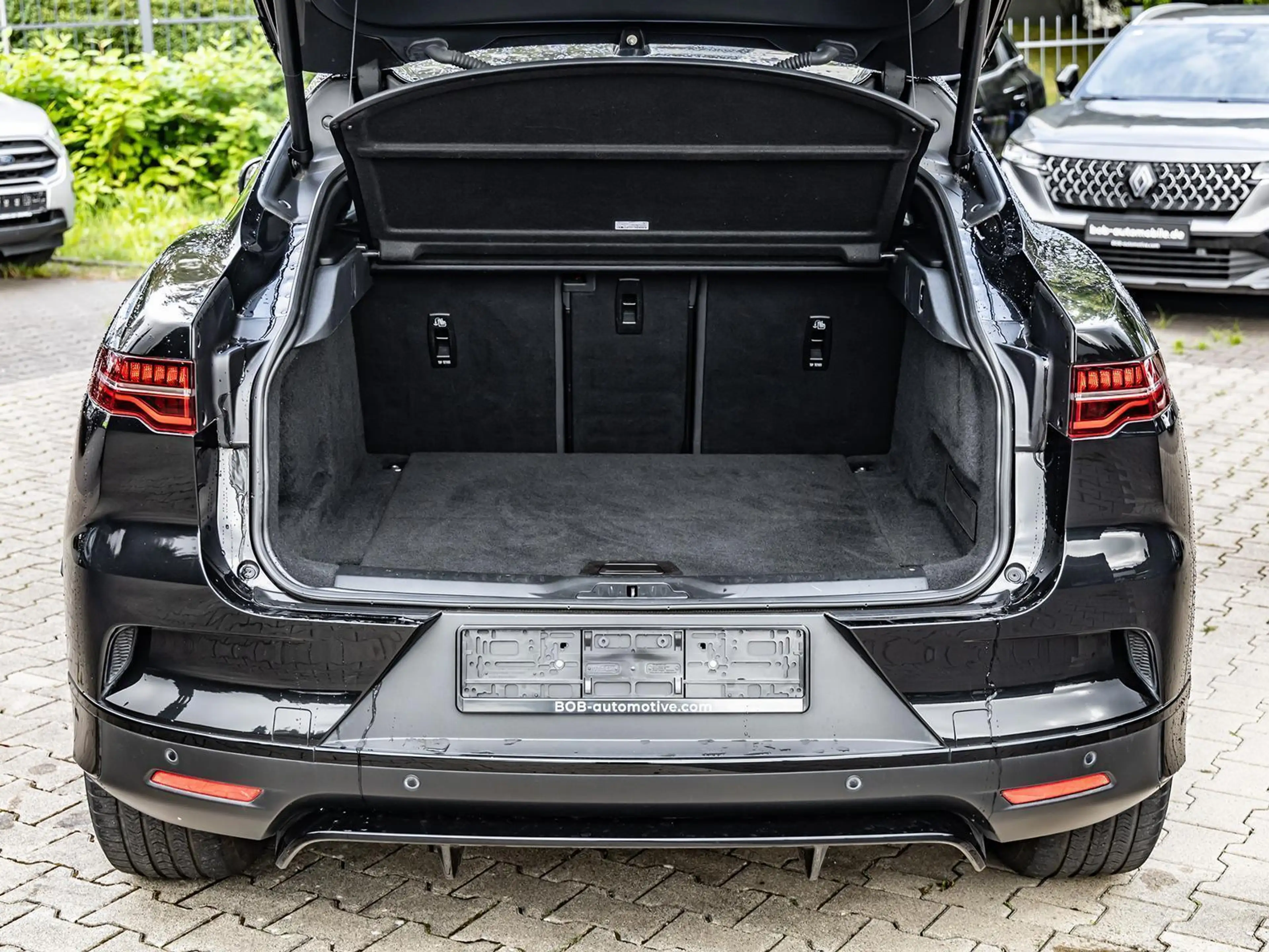 Jaguar I-Pace EV320 SE BLACK PACK STANDHEIZUNG SHZ PDC — photo 10