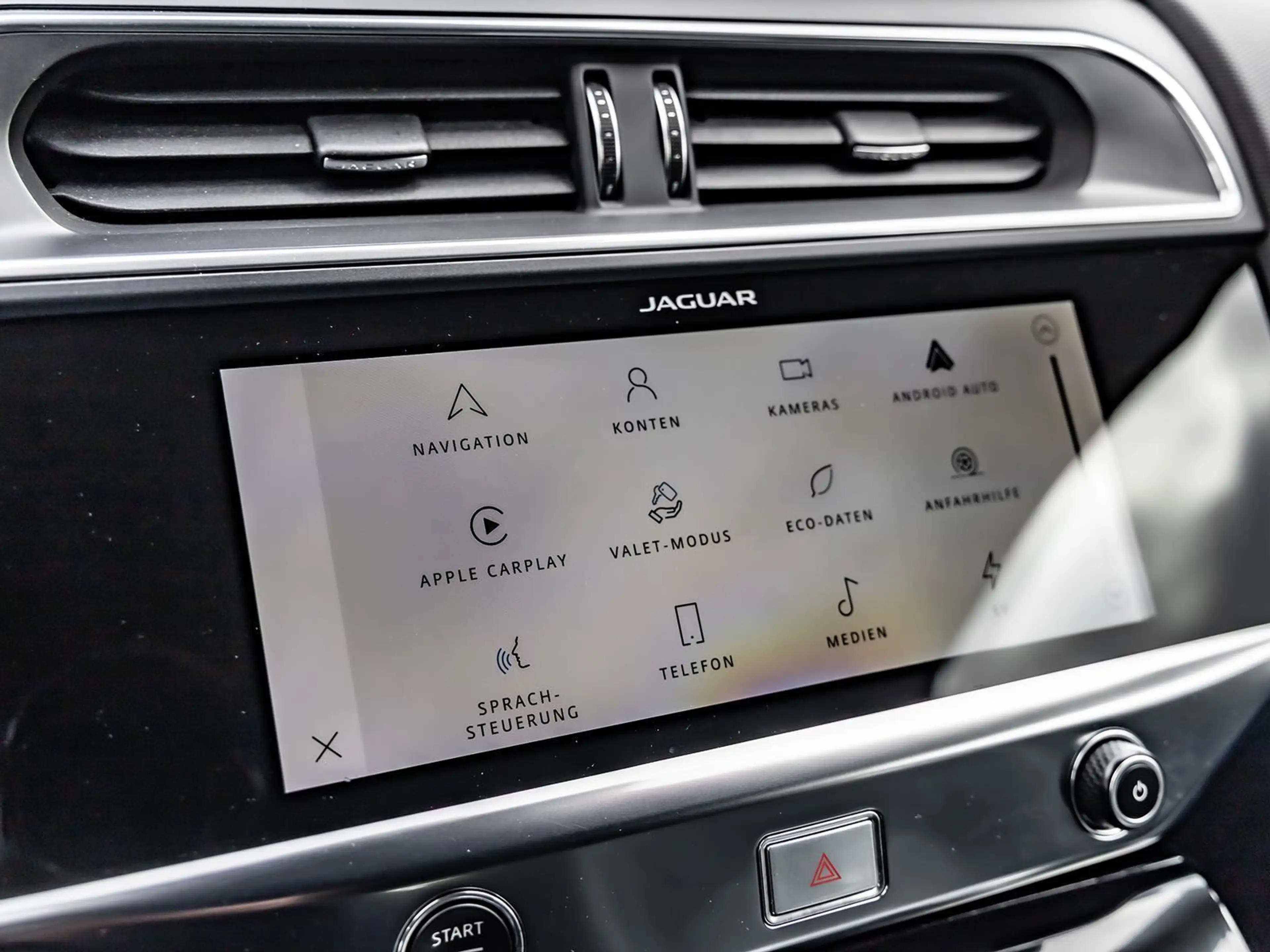 Jaguar I-Pace EV320 SE BLACK PACK STANDHEIZUNG SHZ PDC — photo 18
