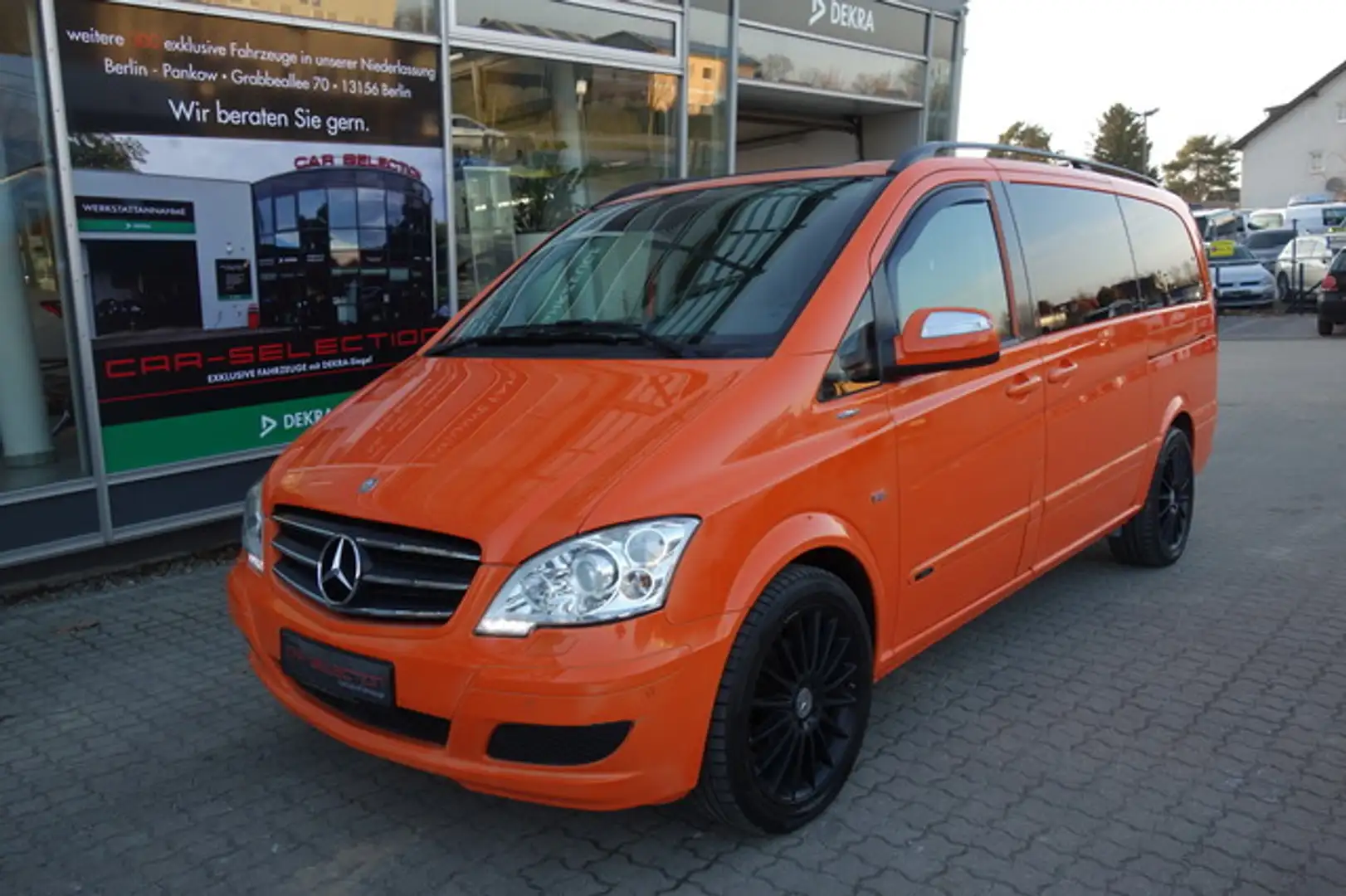 Mercedes-Benz Viano 3,0 V6 CDI Lang 2xsTÜR/STDHZ/AHK/XENON/PDC Orange - 1