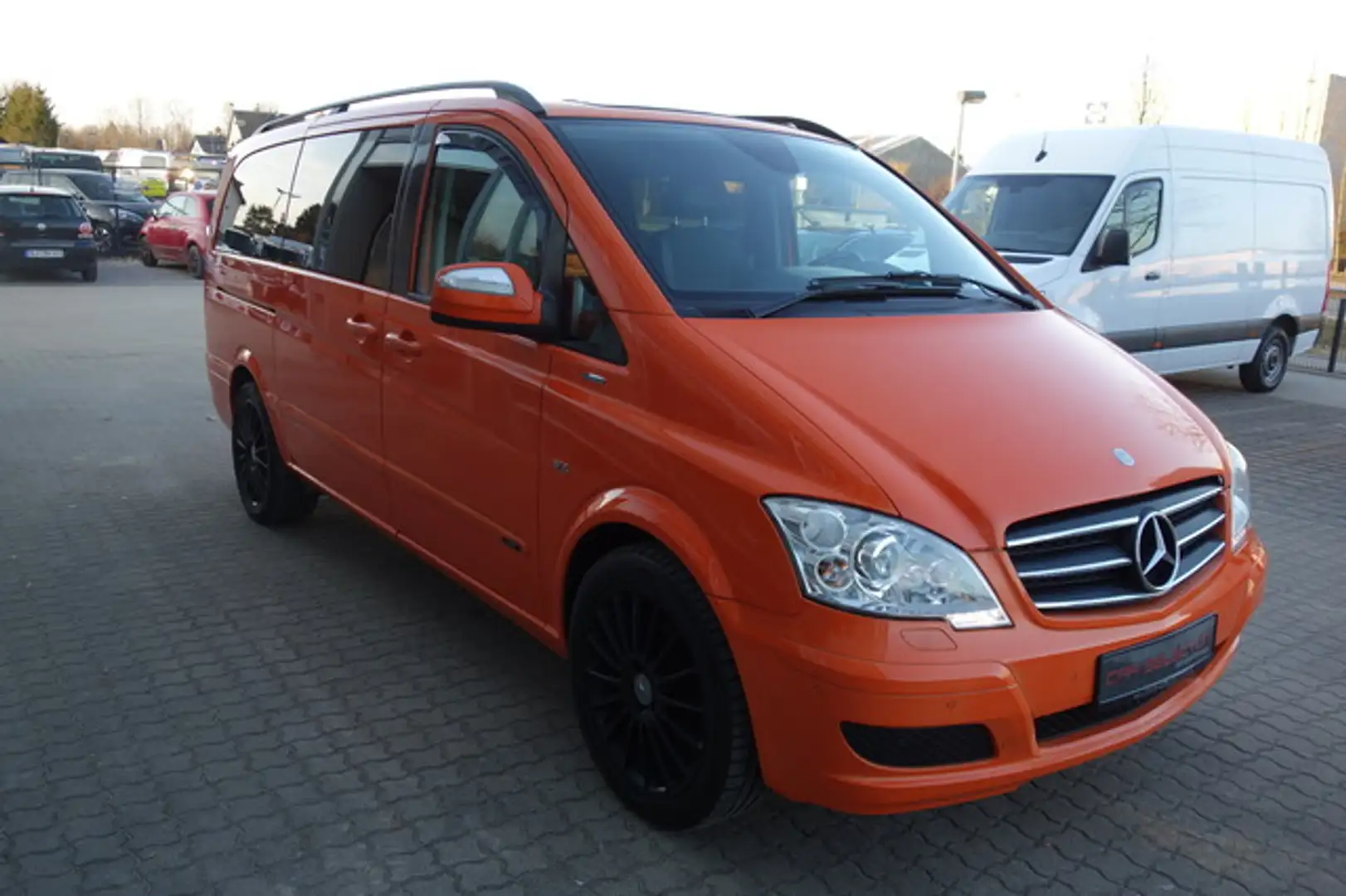 Mercedes-Benz Viano 3,0 V6 CDI Lang 2xsTÜR/STDHZ/AHK/XENON/PDC Oranžová - 2