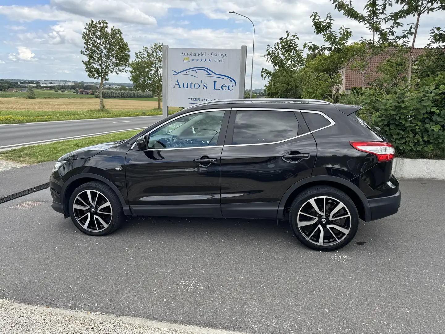 Nissan Qashqai 1.2 DIG-T automaat/360camera/keyless/panodak/… Zwart - 2