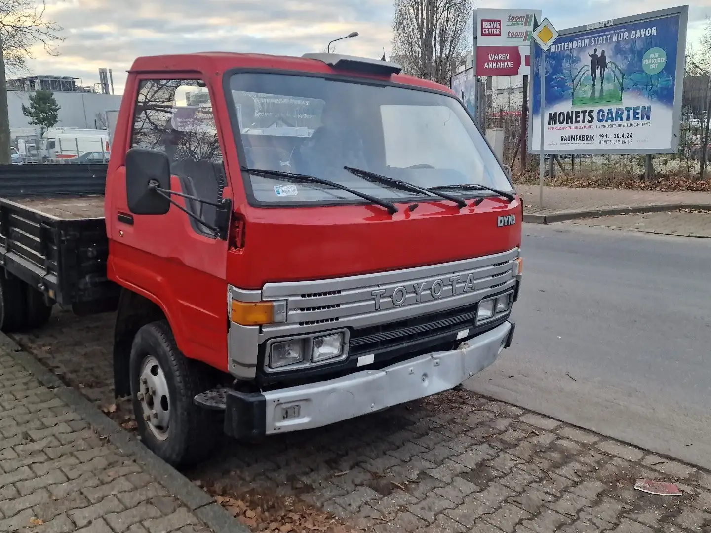 Toyota Hilux Toyota Dyna Rouge - 1