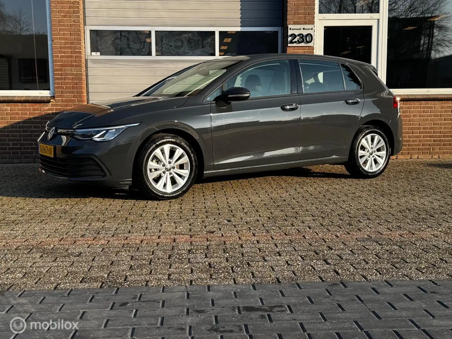 Volkswagen Golf 1.5 TSI Life AIRCO/SFEER/MF-STUUR/CARPLAY Gris - 1