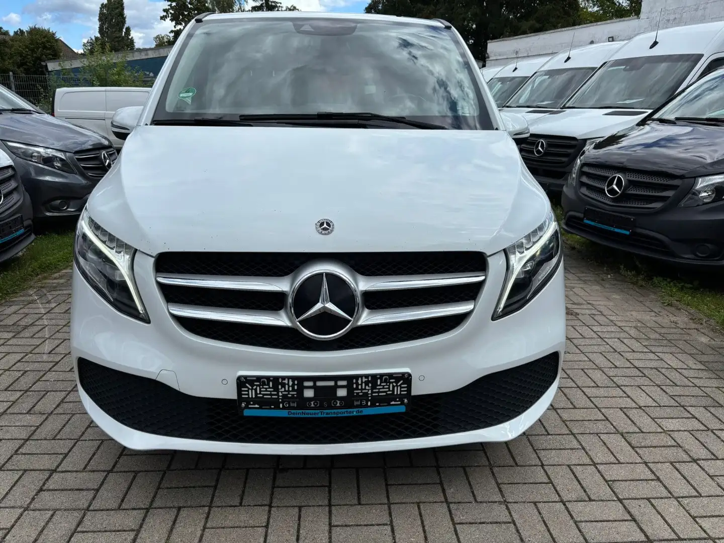 Mercedes-Benz V 220 V220 Lang 4 Matic|LED|DISTRO|2,5tAHK|STDHZ|SERV. Weiß - 2