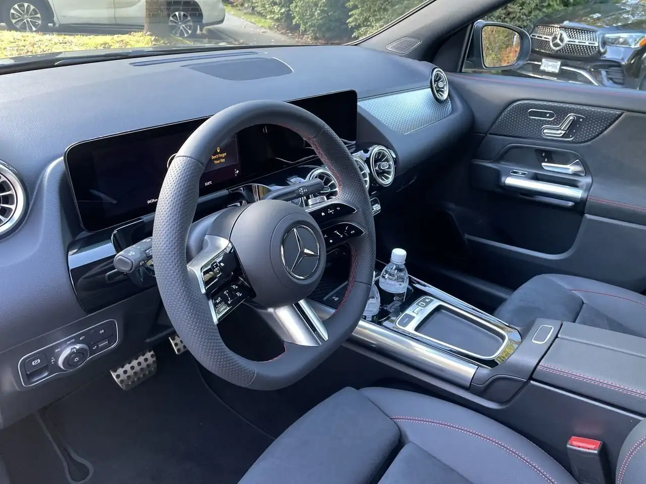 Mercedes-Benz GLA снимка Mercedes-Benz GLA