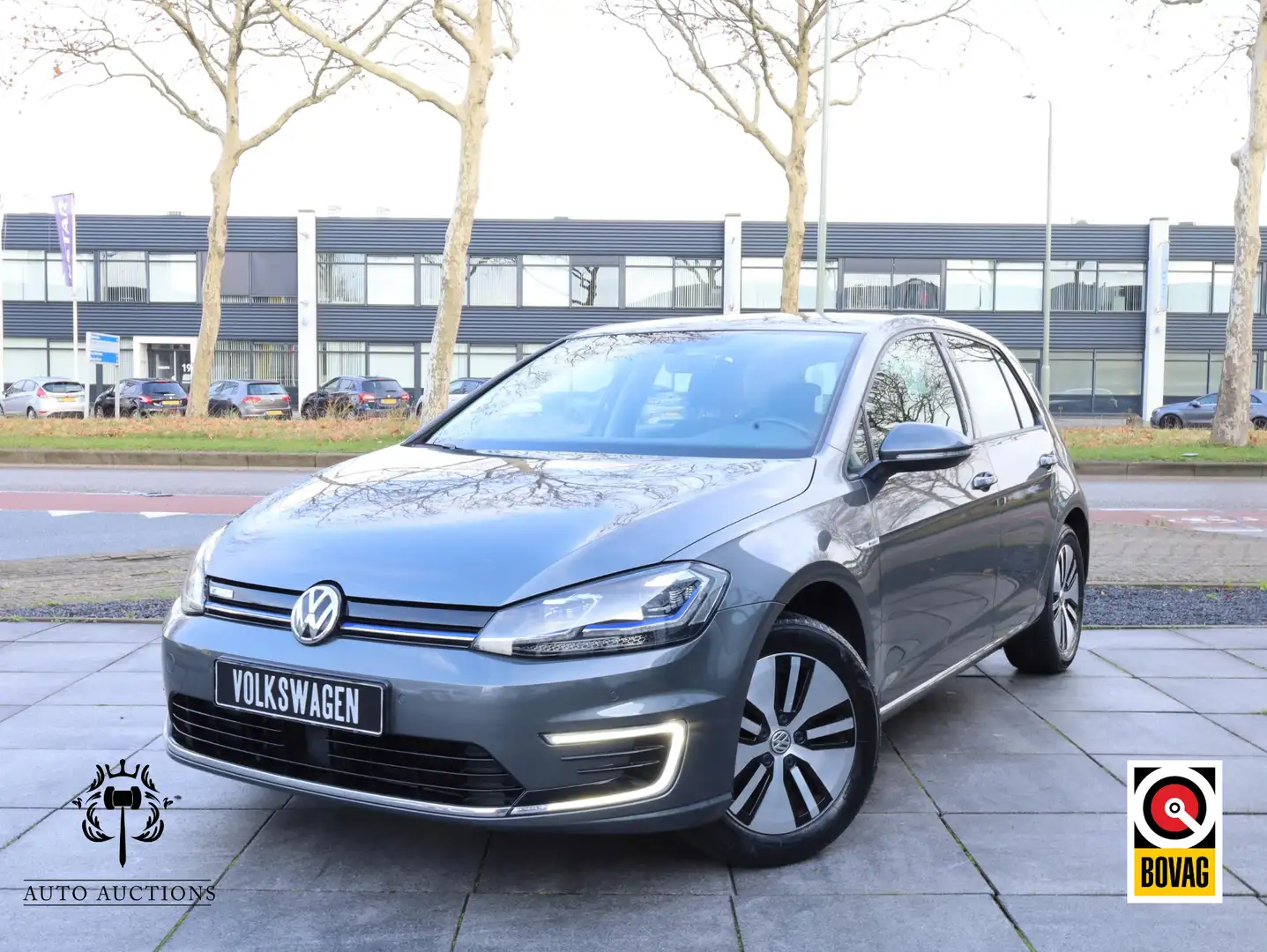 Volkswagen e-Golf E-dition 100KW | Achteruitrijcamera | Adaptive Cru Grijs - 1