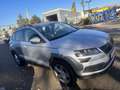 Skoda Karoq Ambition 4x4,LEDER,NAVI,1.HAND,SCHECKHEFT Argent - thumbnail 1
