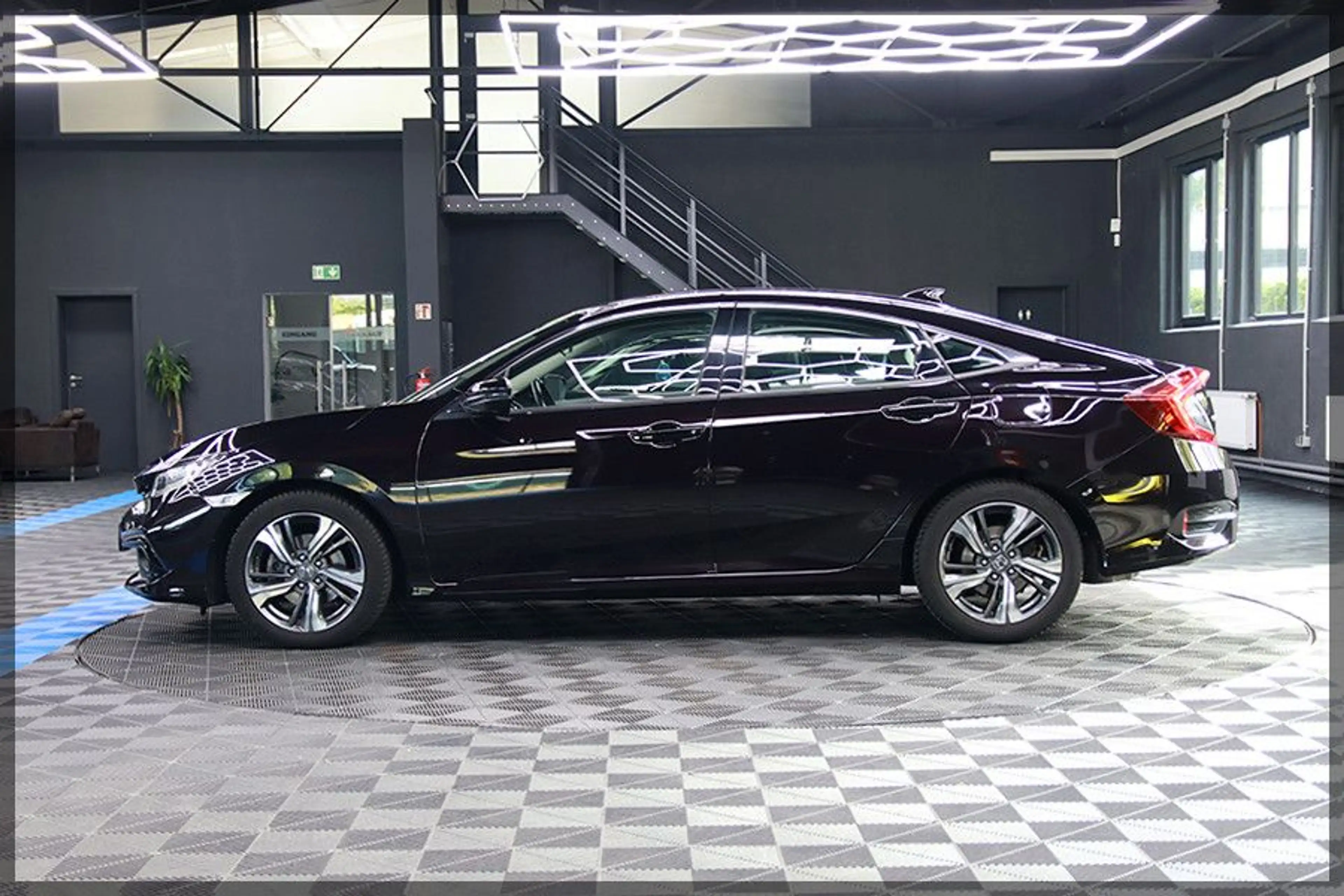 Honda Civic Lim. 4-trg. 1.5 Elegance NAVI / CAM / PDC — photo 8