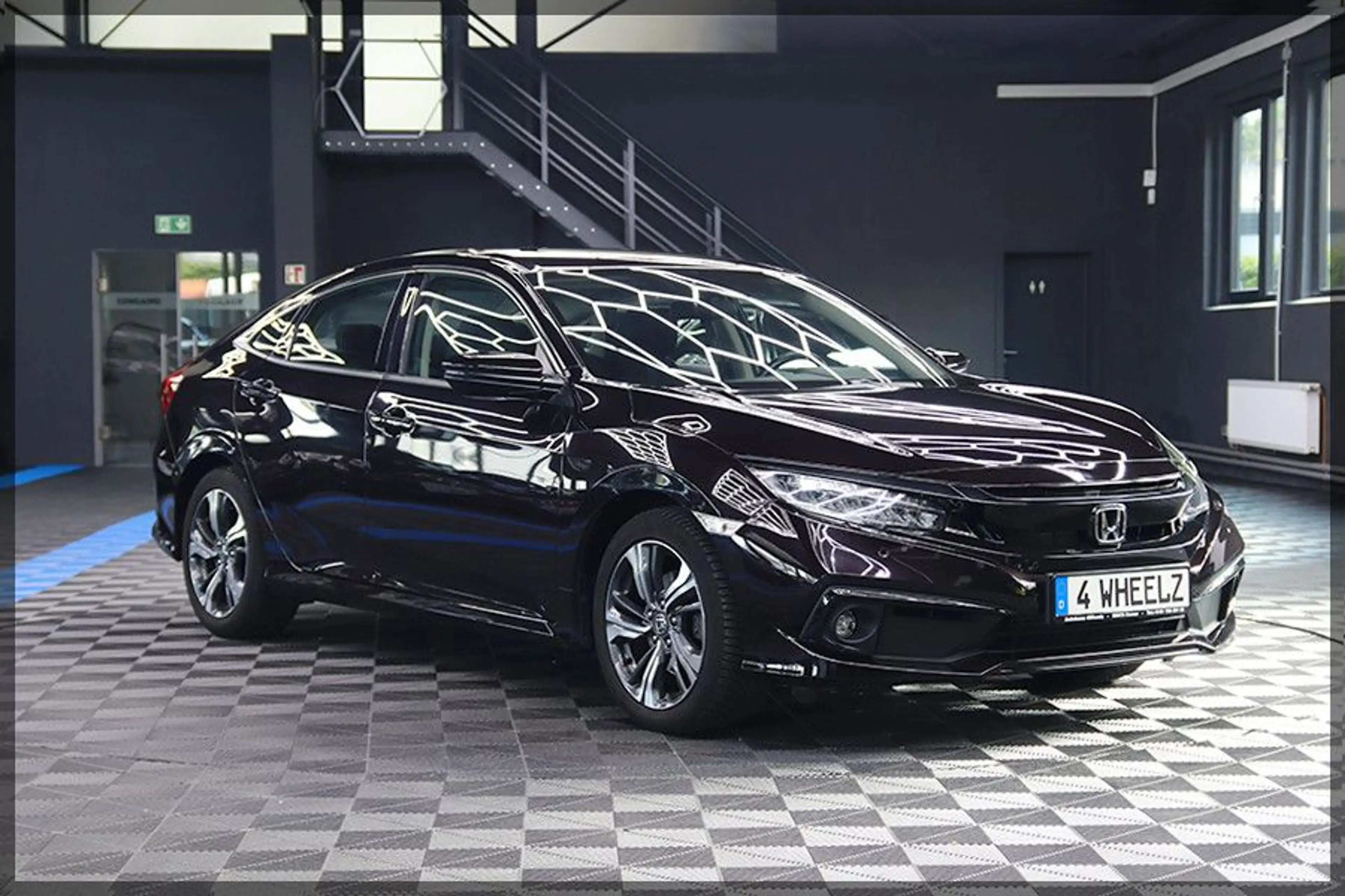 Honda Civic Lim. 4-trg. 1.5 Elegance NAVI / CAM / PDC