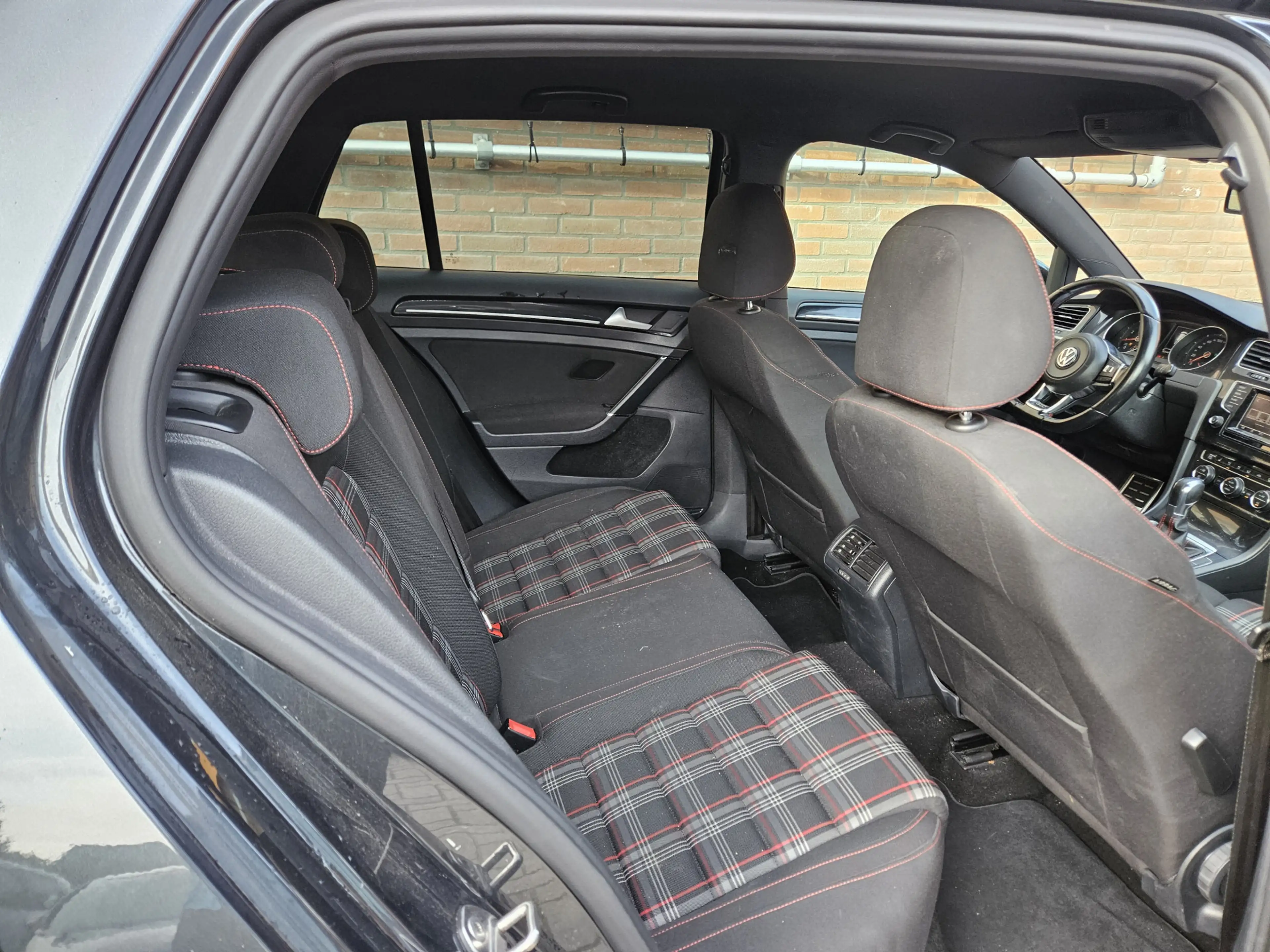 Volkswagen Golf GTI 2.0 TSI Performance — photo 35