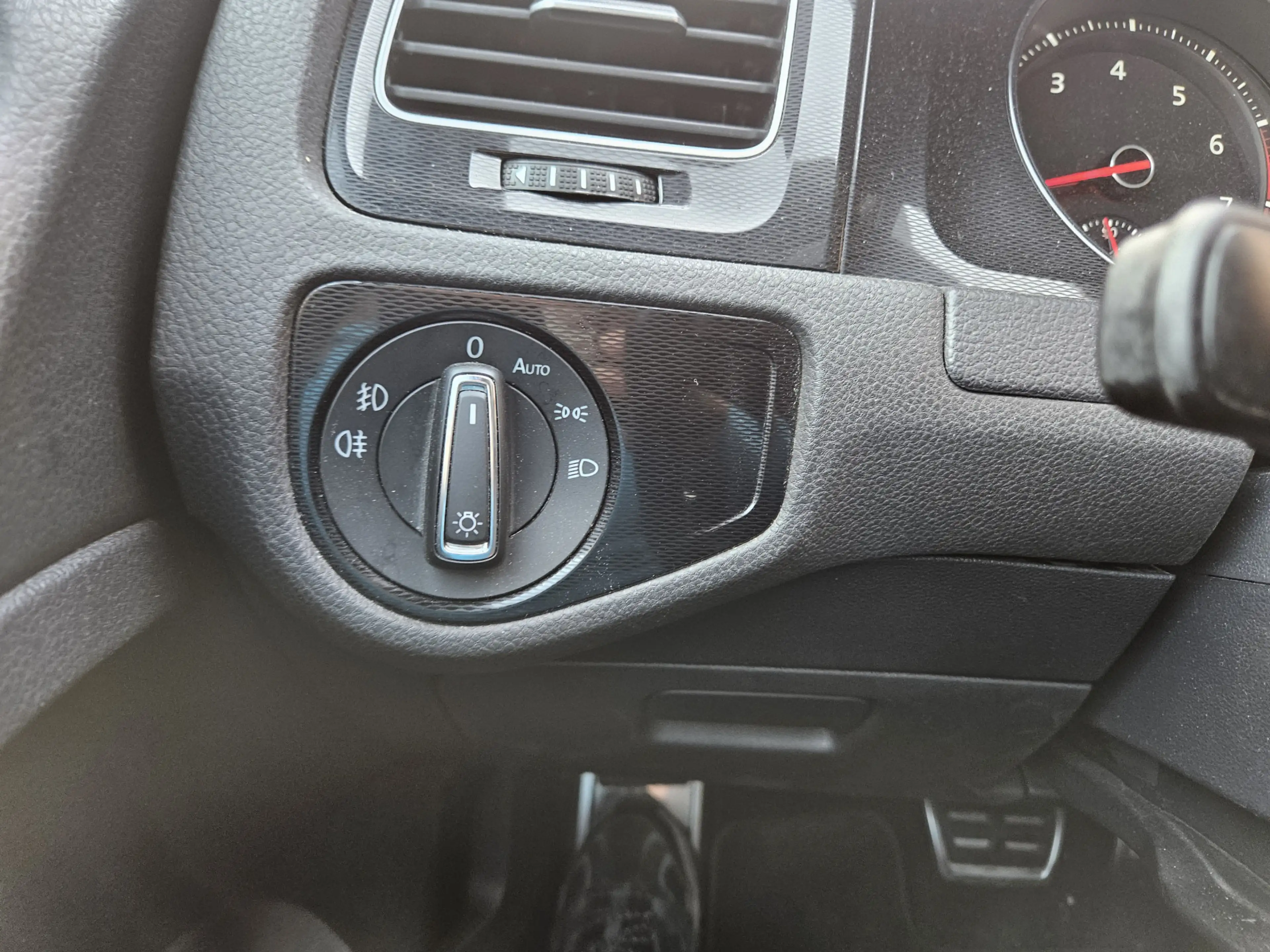 Volkswagen Golf GTI 2.0 TSI Performance — photo 25