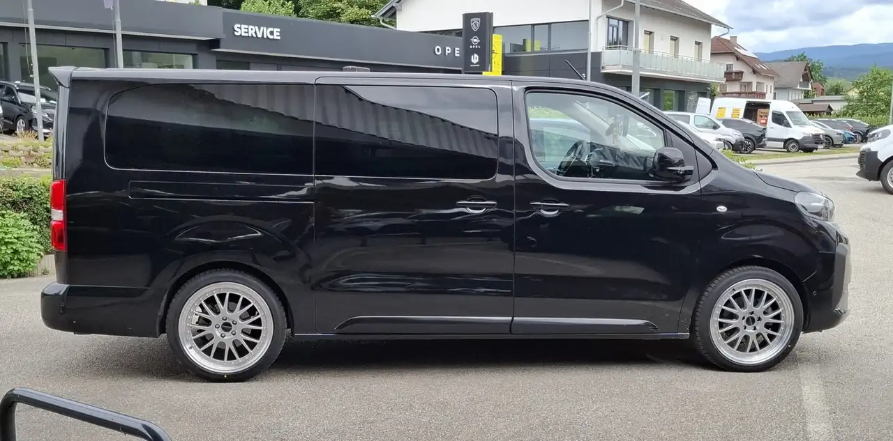 Peugeot Traveller