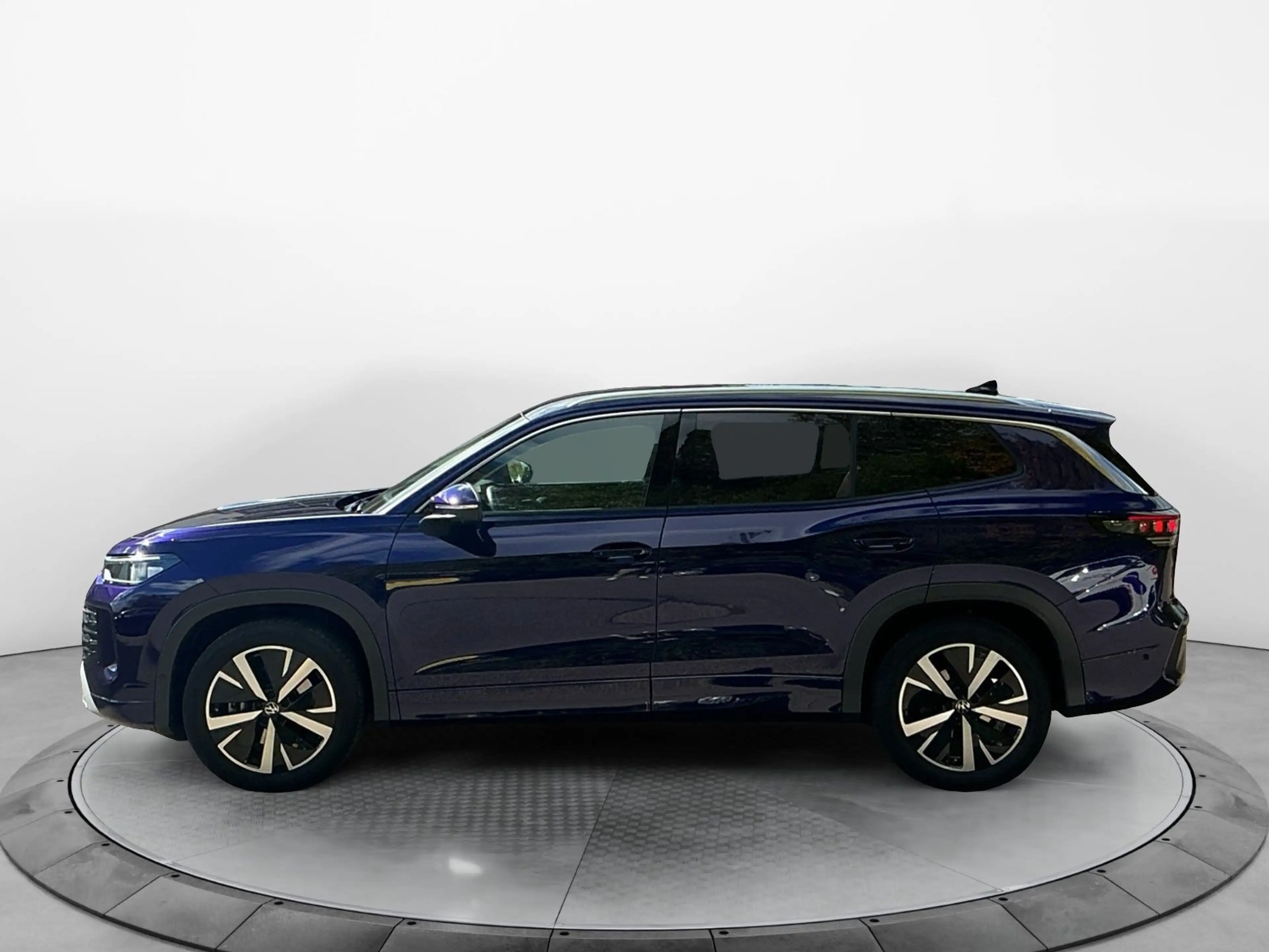 Volkswagen Tayron 1.5eTSI Elegance DSG 7-Sitzer Navi LED AH — photo 3