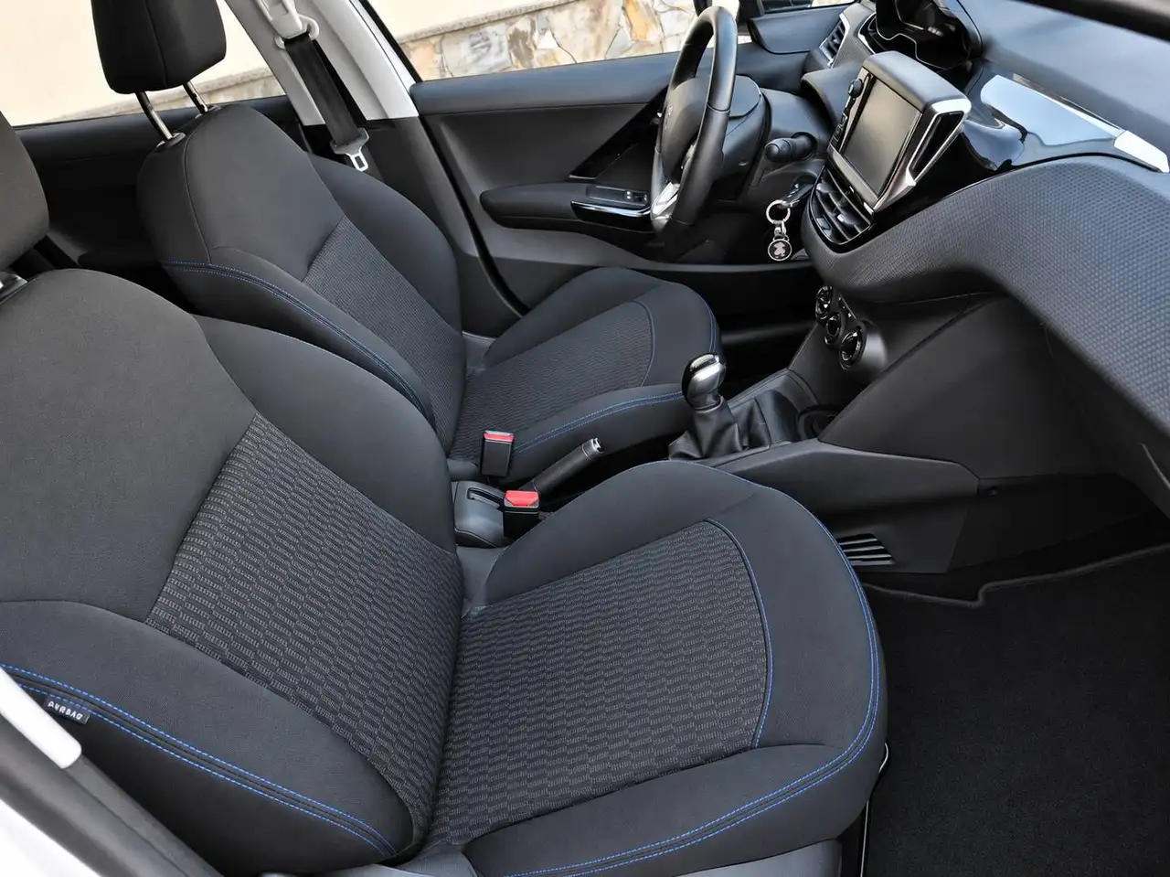 Peugeot 208 208 — photo 16