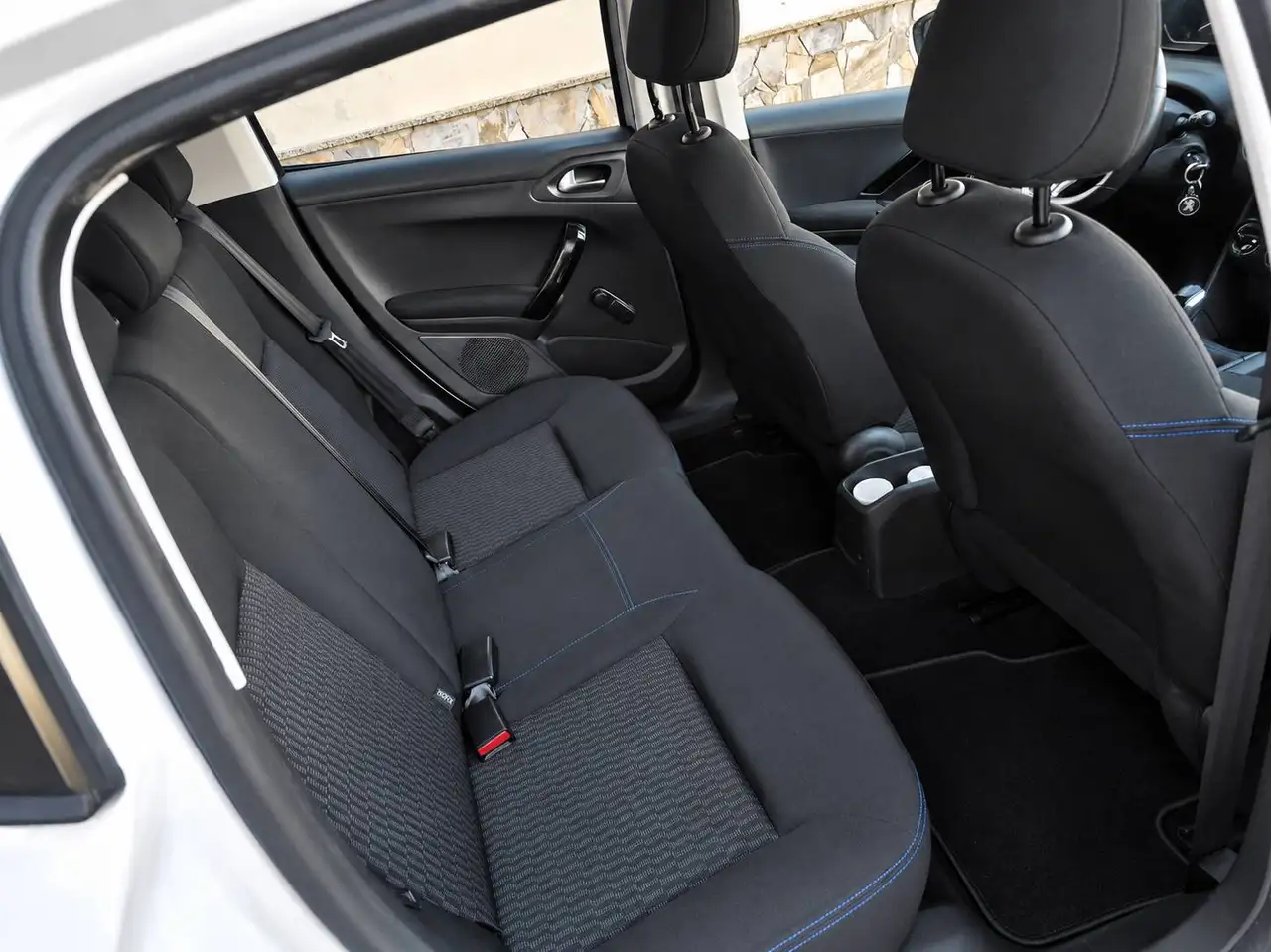 Peugeot 208 208 — photo 17