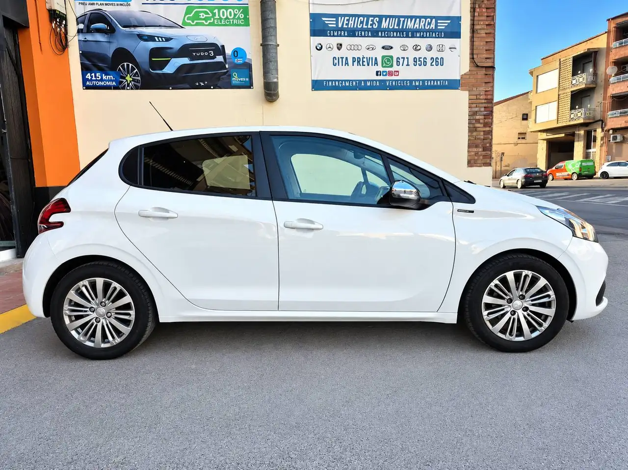 Peugeot 208 208 — photo 6