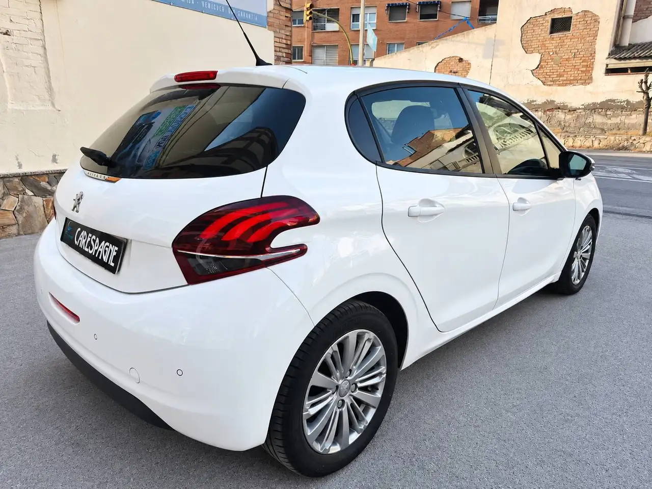 Peugeot 208 208 — photo 5