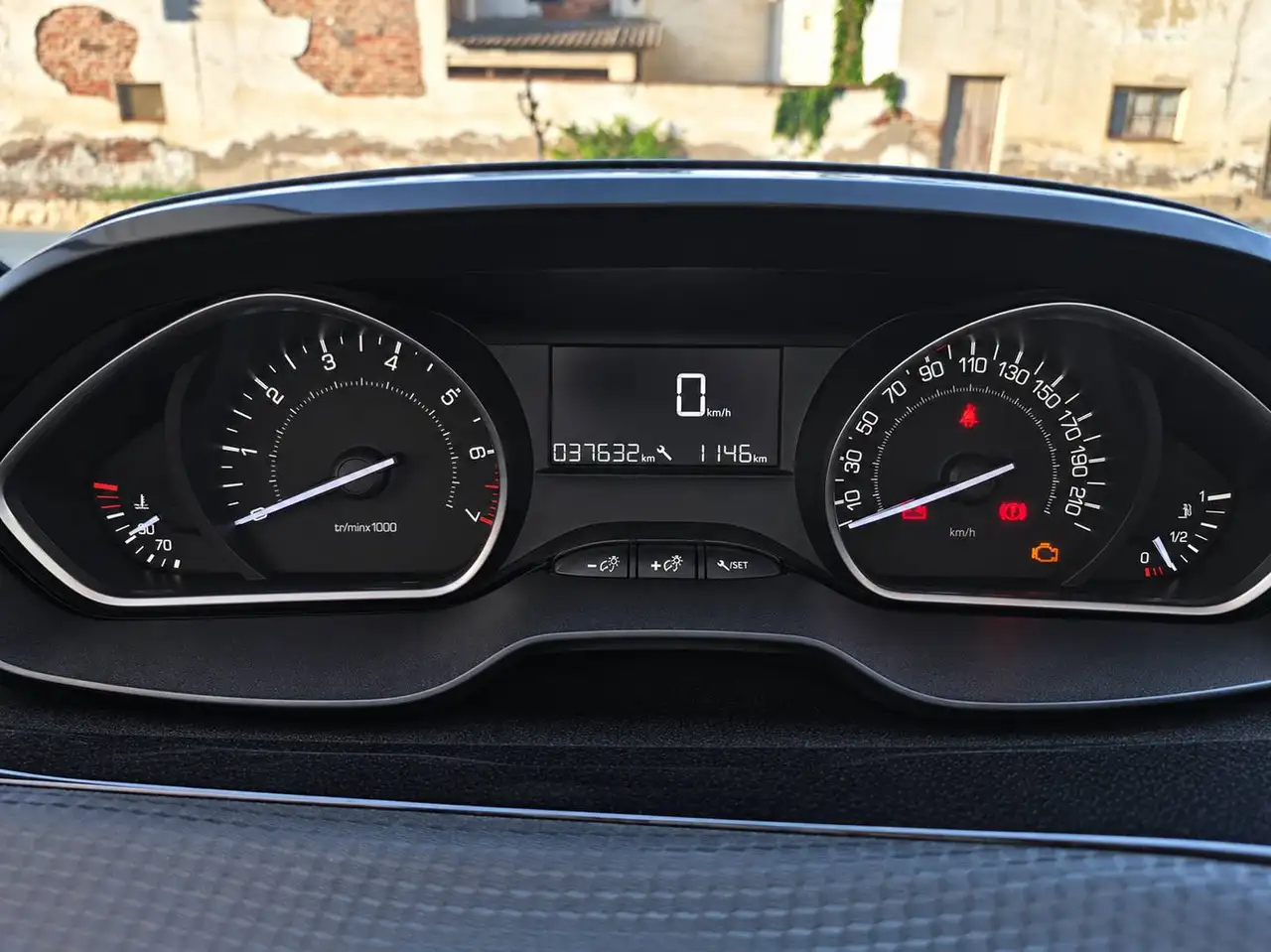 Peugeot 208 208 — photo 13